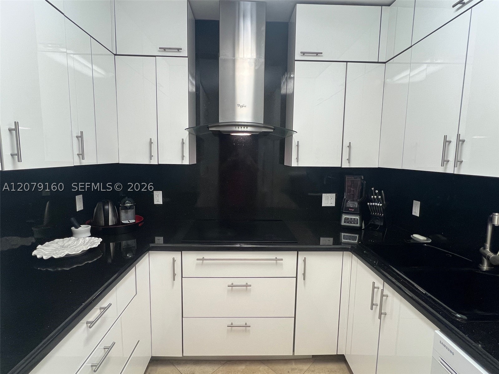 100 Lincoln Rd #PH12 Miami Beach, FL 33139