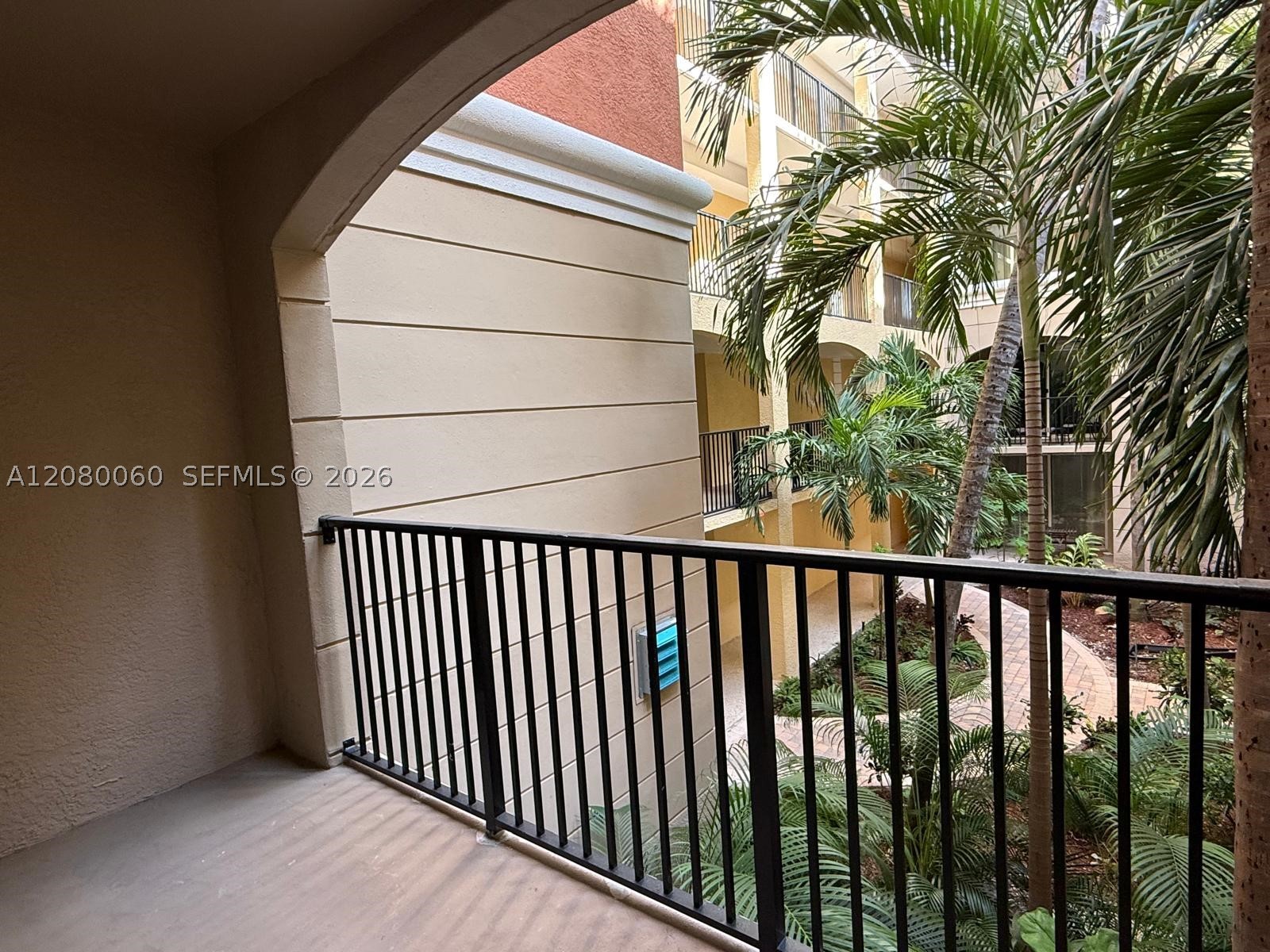 image Porto Bellagio Condo13