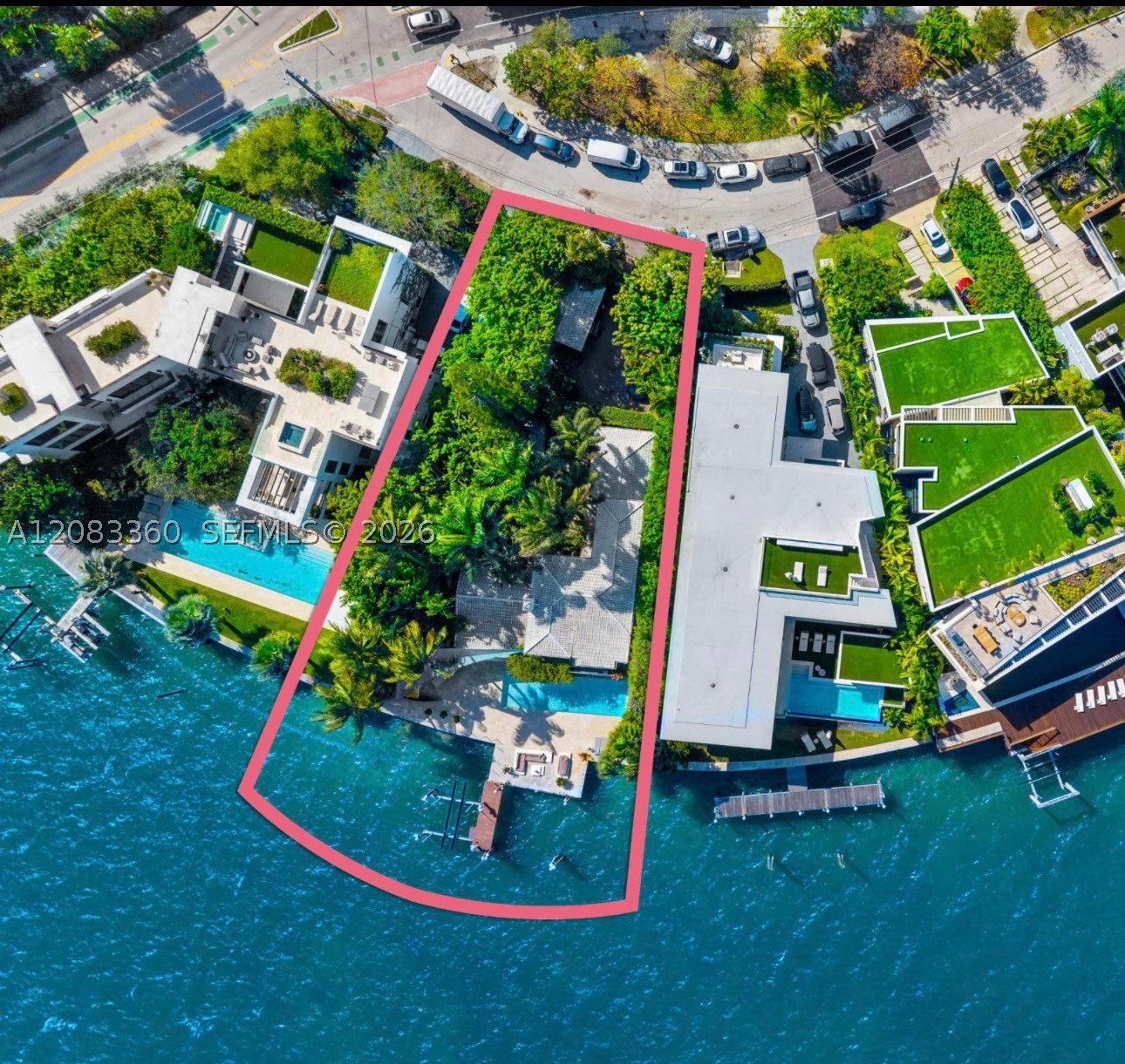 1421 N Venetian Way Miami, FL 33139