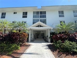 290 Sunrise Dr #301