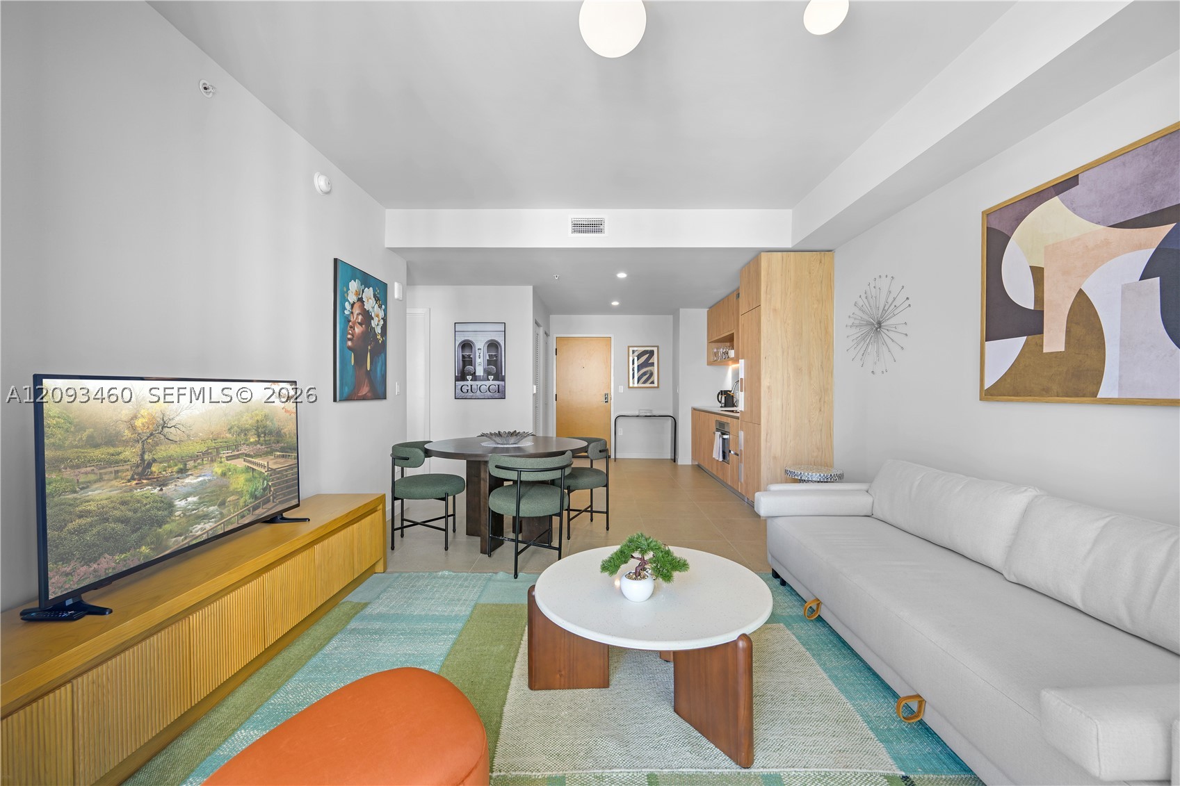 11 NE 6th St #1111