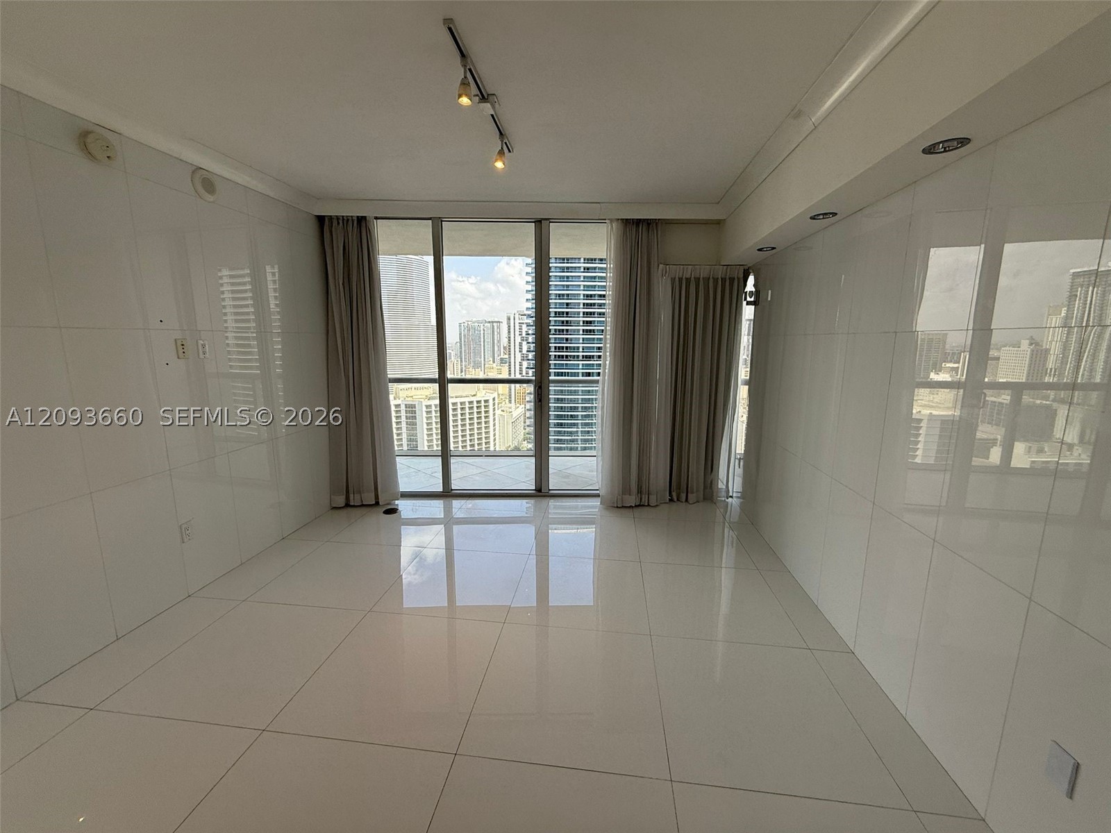 image Icon Brickell III (W Miami)10