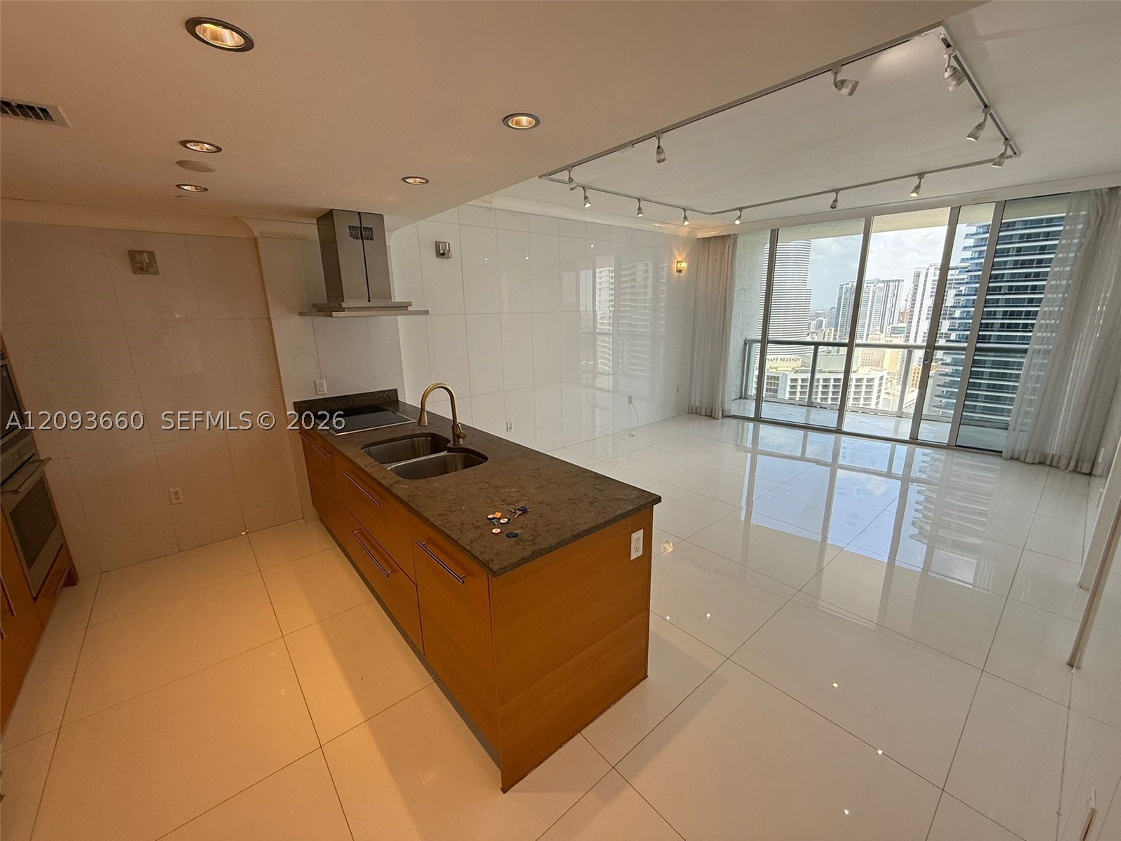 image Icon Brickell III (W Miami)18