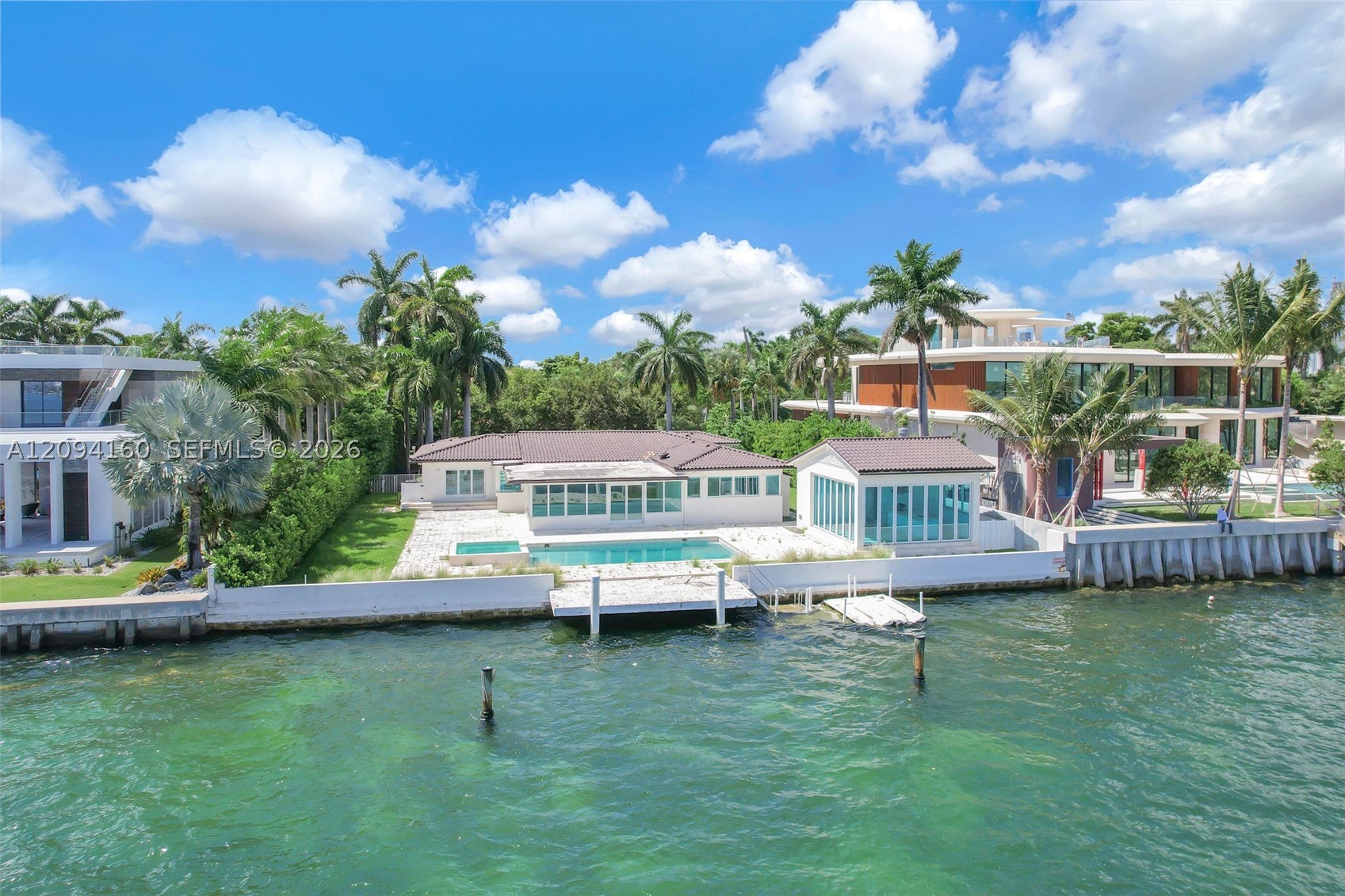 205 N Hibiscus Dr
