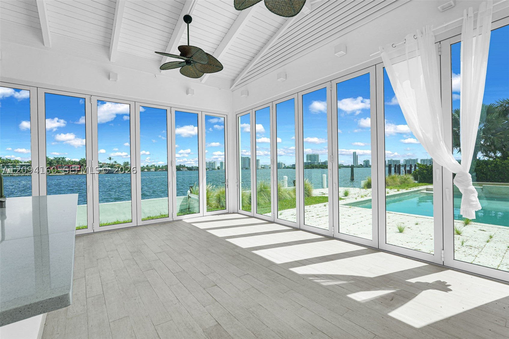 205 N Hibiscus Dr Miami Beach, FL 33139