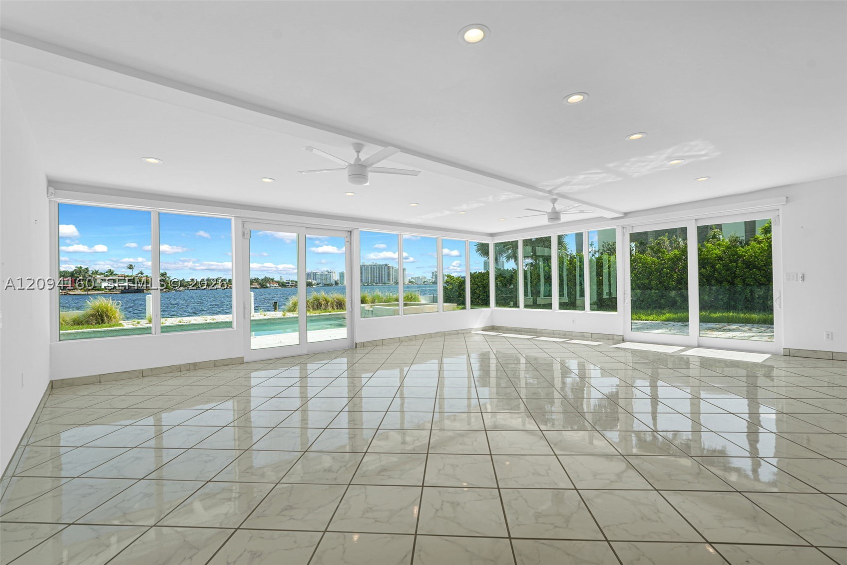 205 N Hibiscus Dr Miami Beach, FL 33139