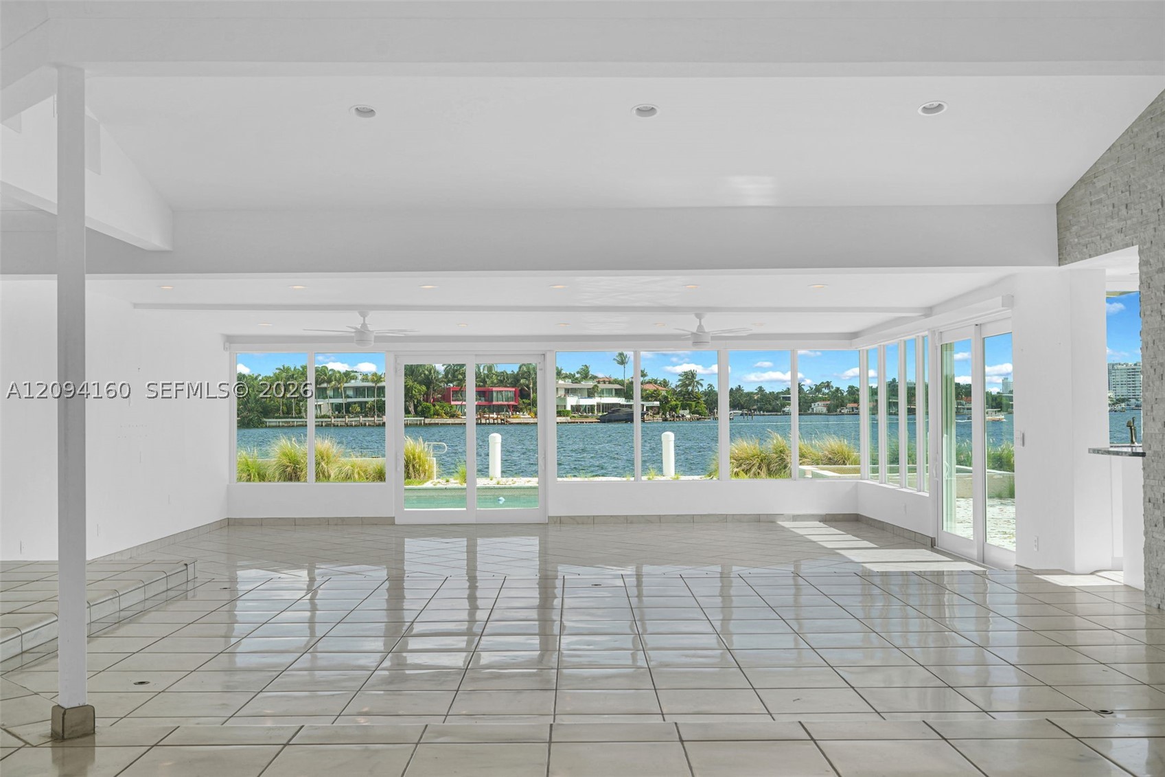 205 N Hibiscus Dr Miami Beach, FL 33139