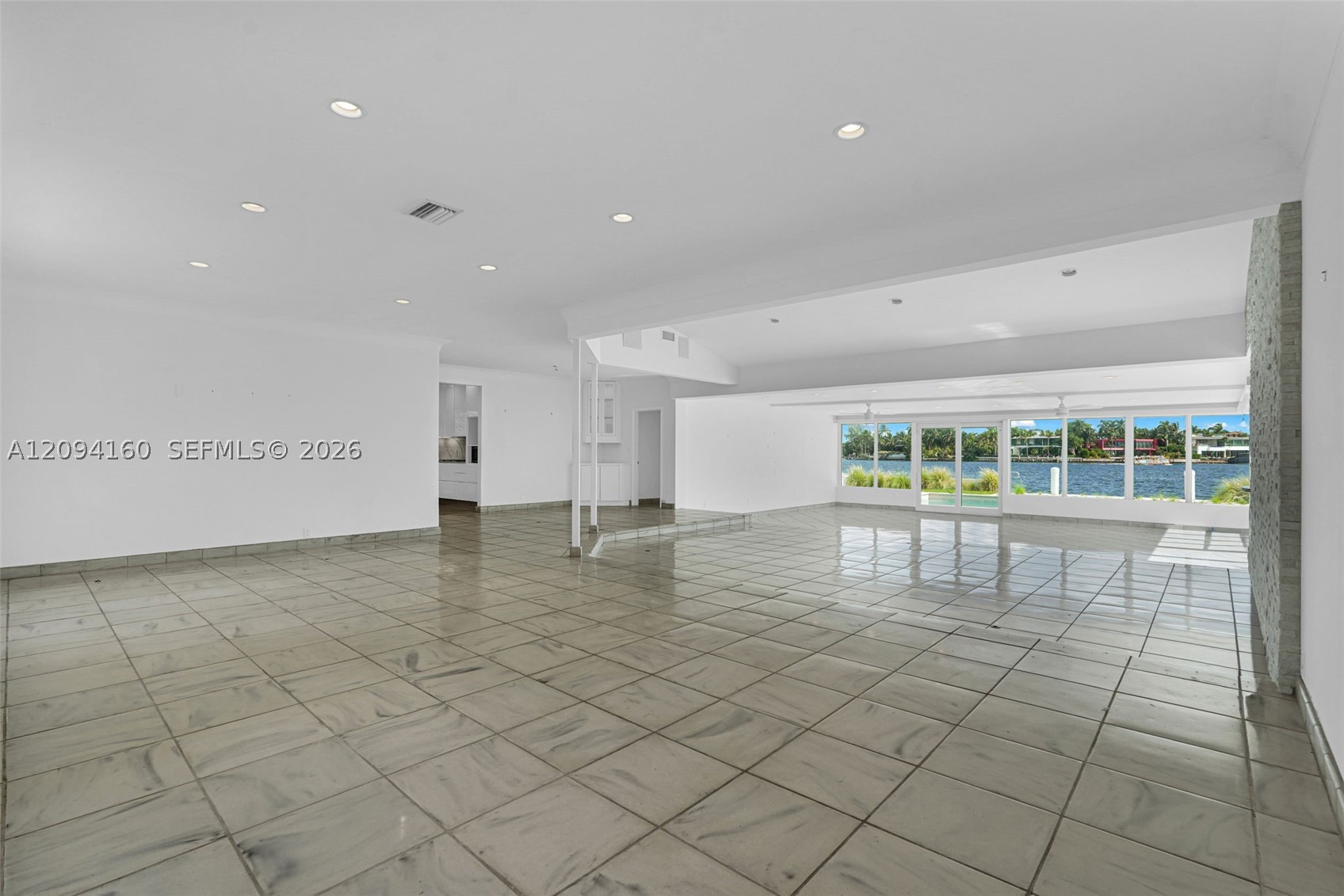 205 N Hibiscus Dr Miami Beach, FL 33139