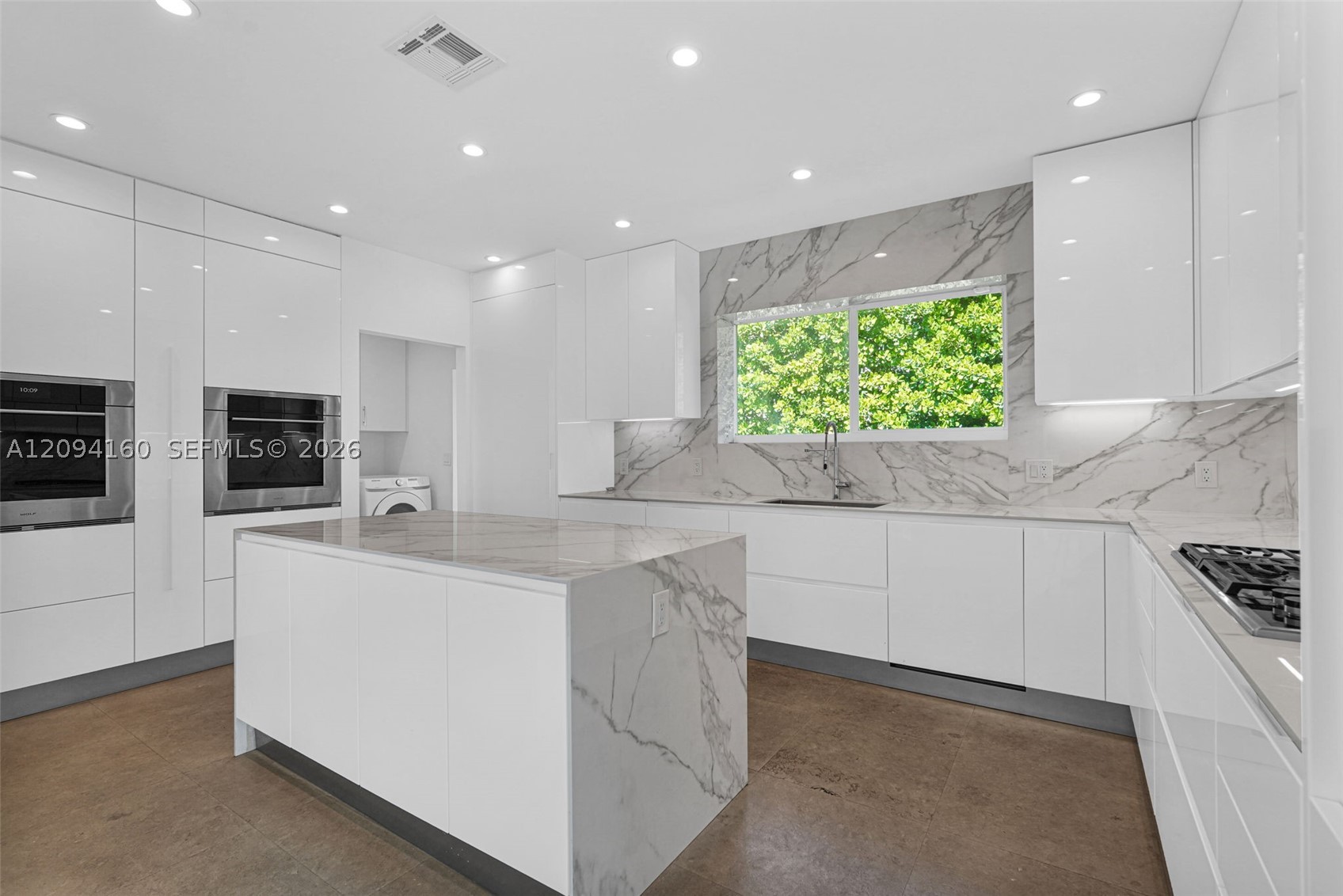 205 N Hibiscus Dr Miami Beach, FL 33139