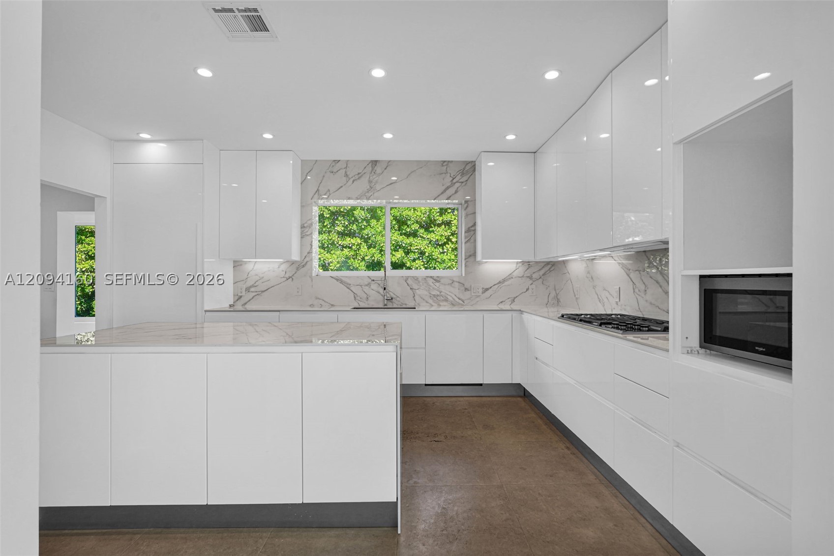 205 N Hibiscus Dr Miami Beach, FL 33139