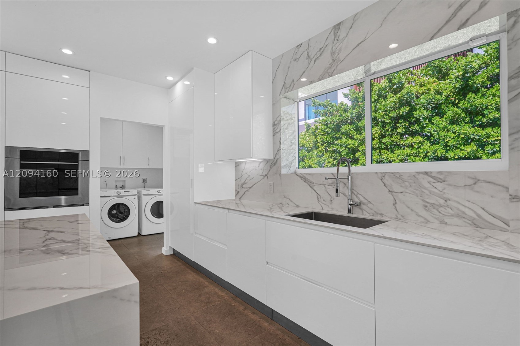 205 N Hibiscus Dr Miami Beach, FL 33139
