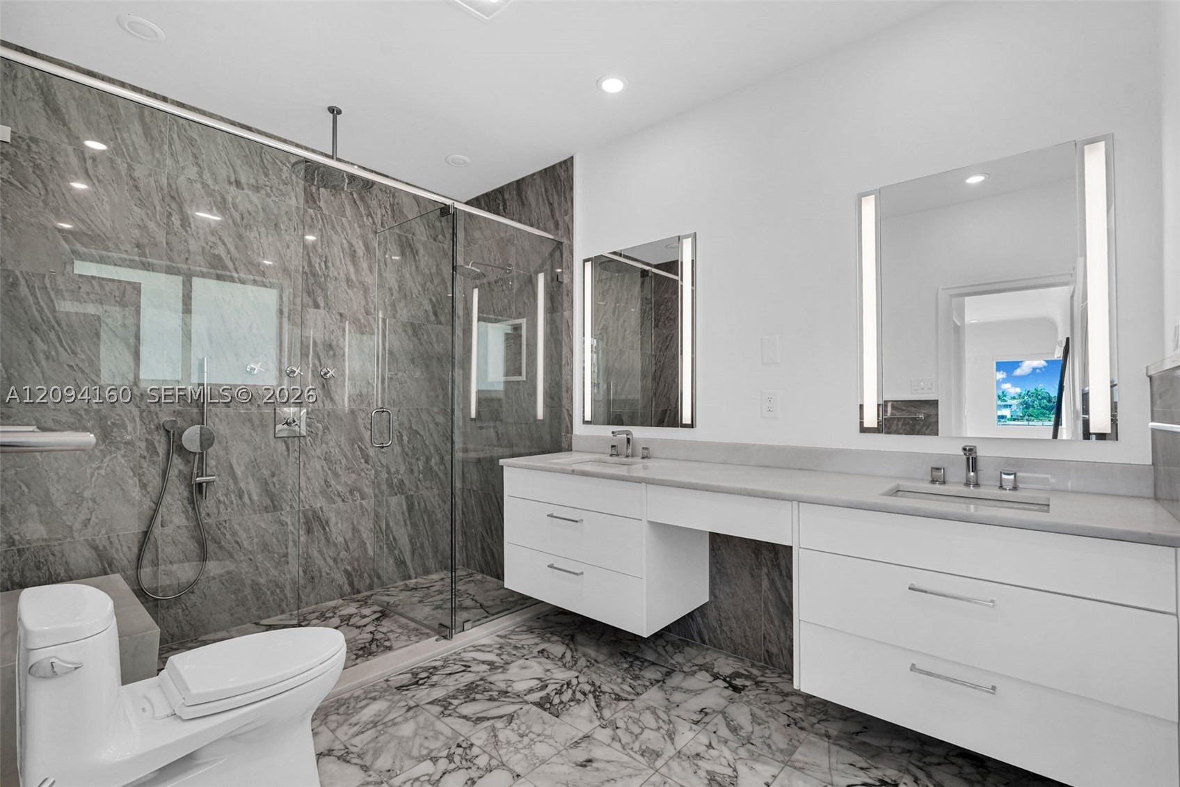 205 N Hibiscus Dr Miami Beach, FL 33139