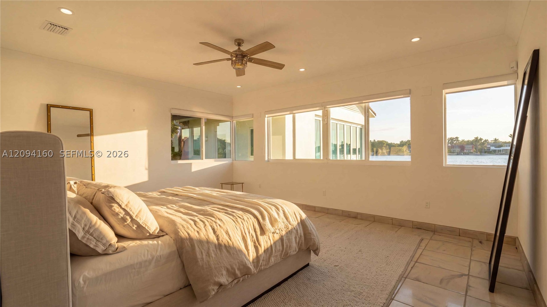 205 N Hibiscus Dr Miami Beach, FL 33139