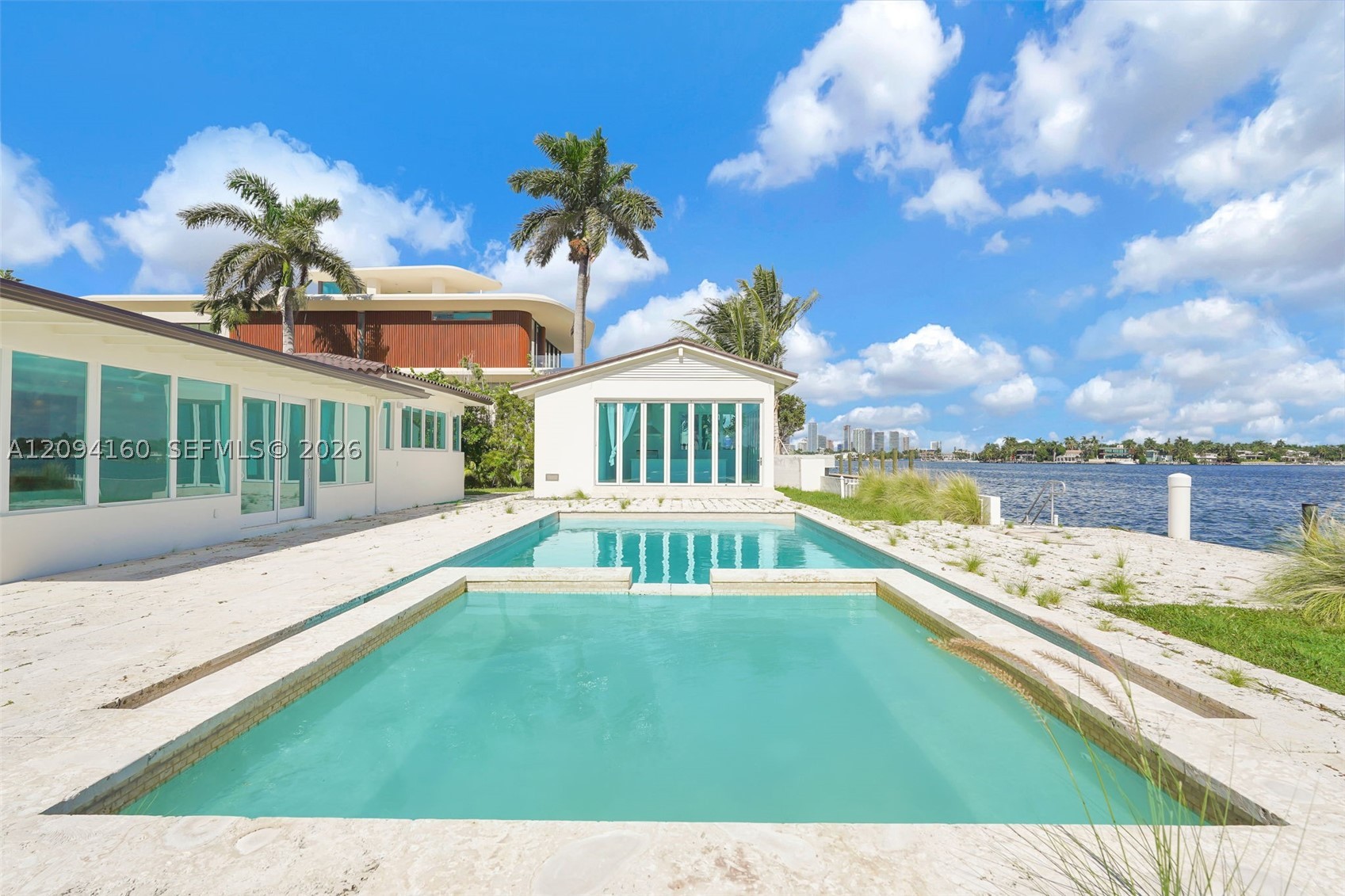 205 N Hibiscus Dr Miami Beach, FL 33139