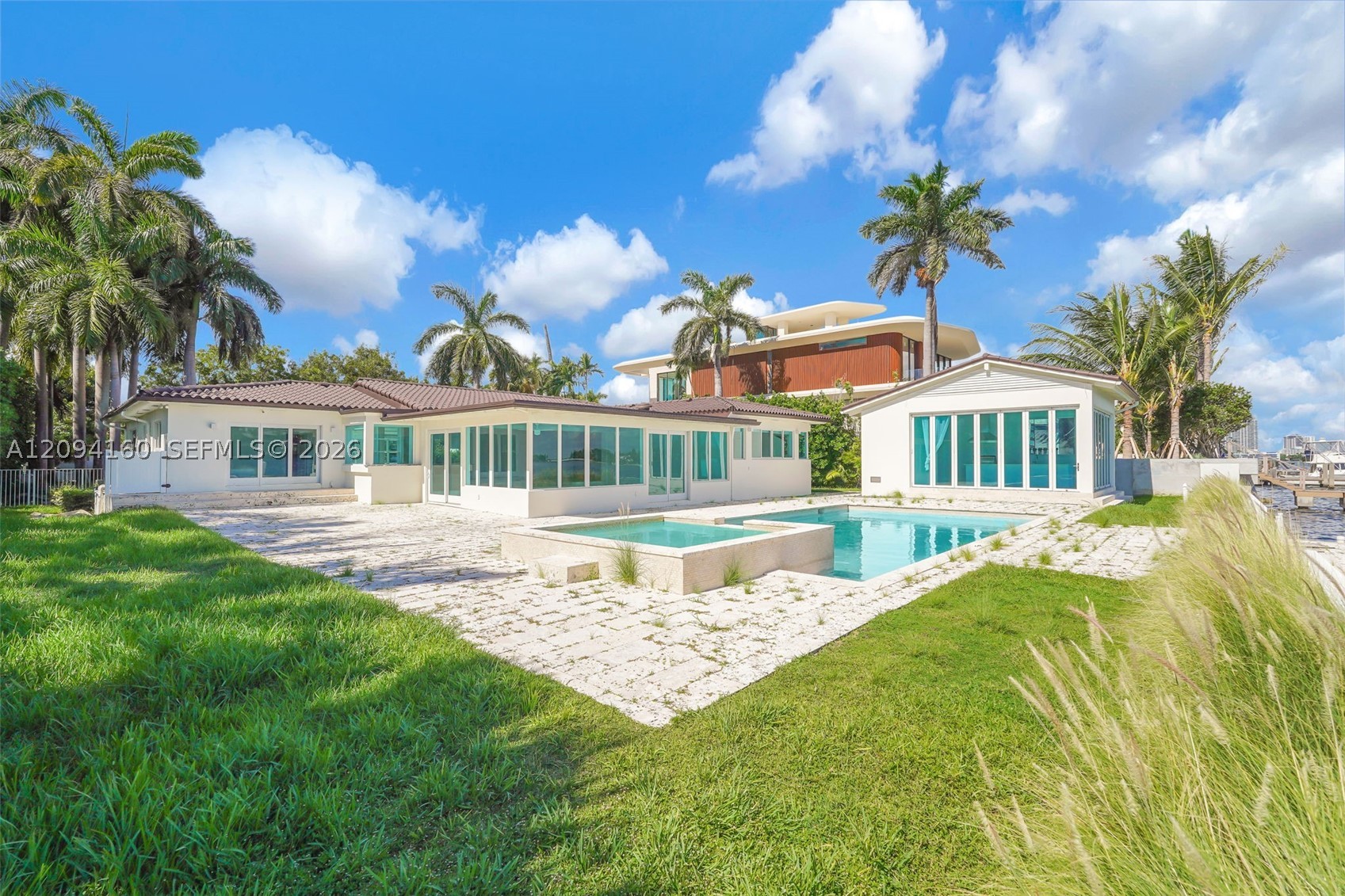 205 N Hibiscus Dr Miami Beach, FL 33139