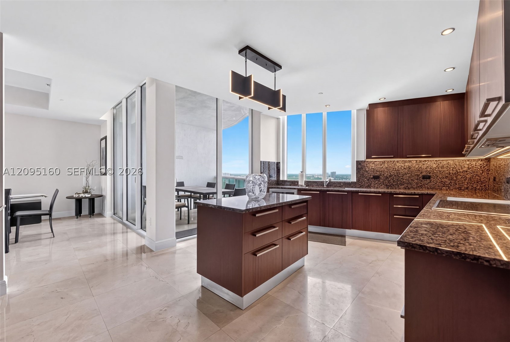 image Trump Tower I10