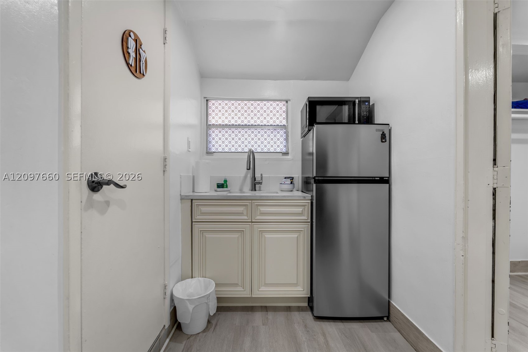 6355 SW 30th St Miami, FL 33155
