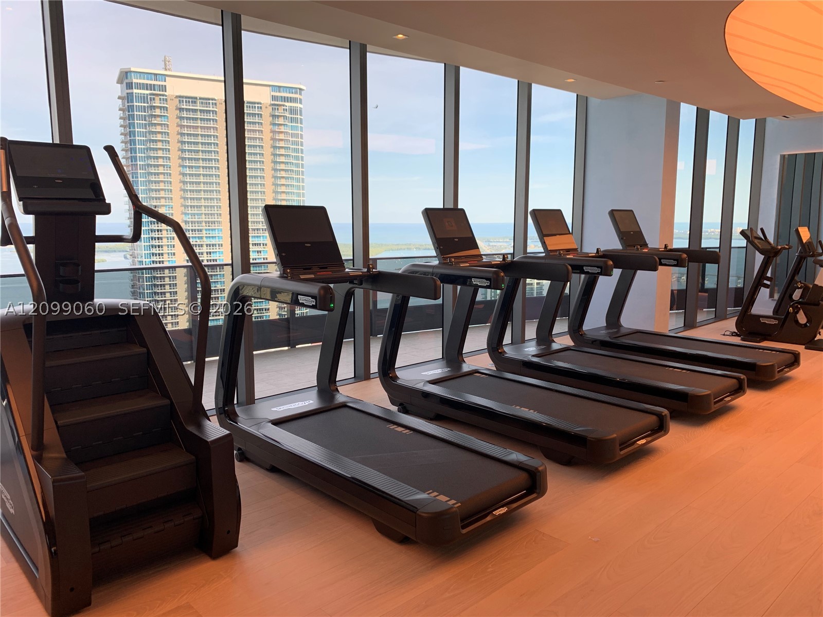 image Brickell Flatiron30