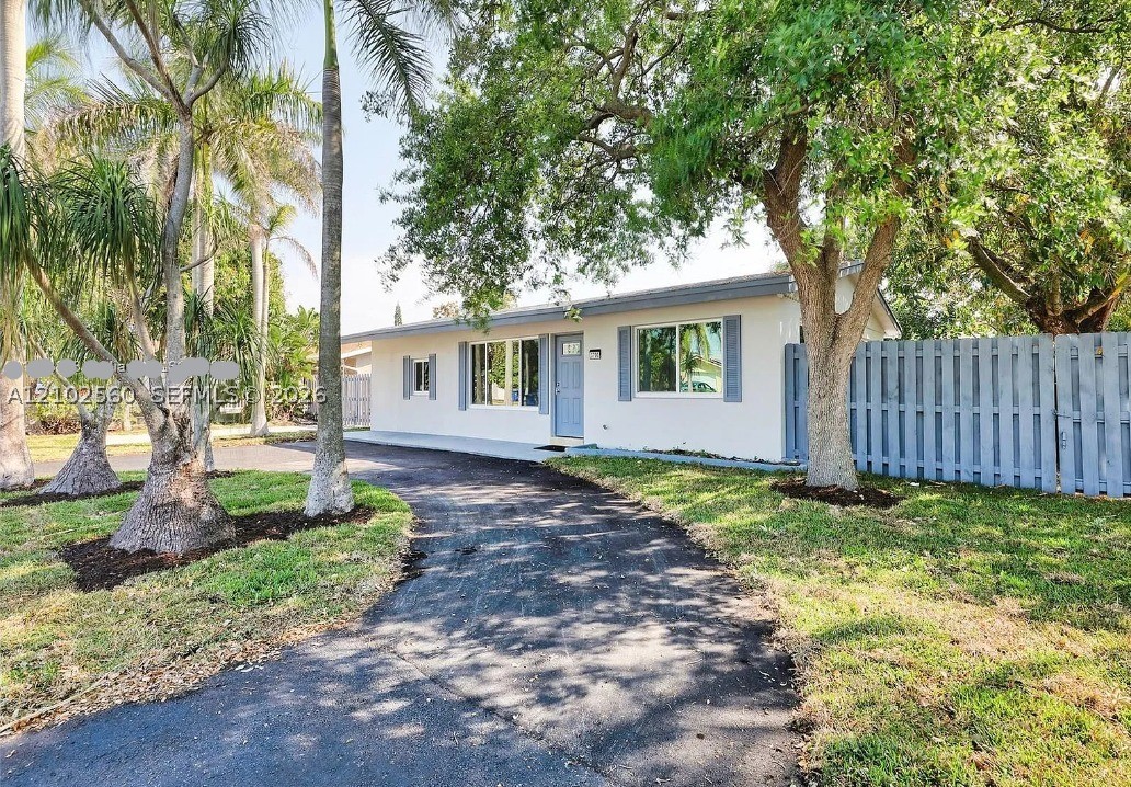 3700 NE 13th Ter Pompano Beach, FL 33064