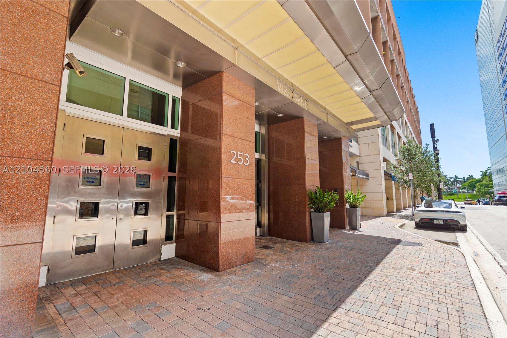 image Vizcayne South26