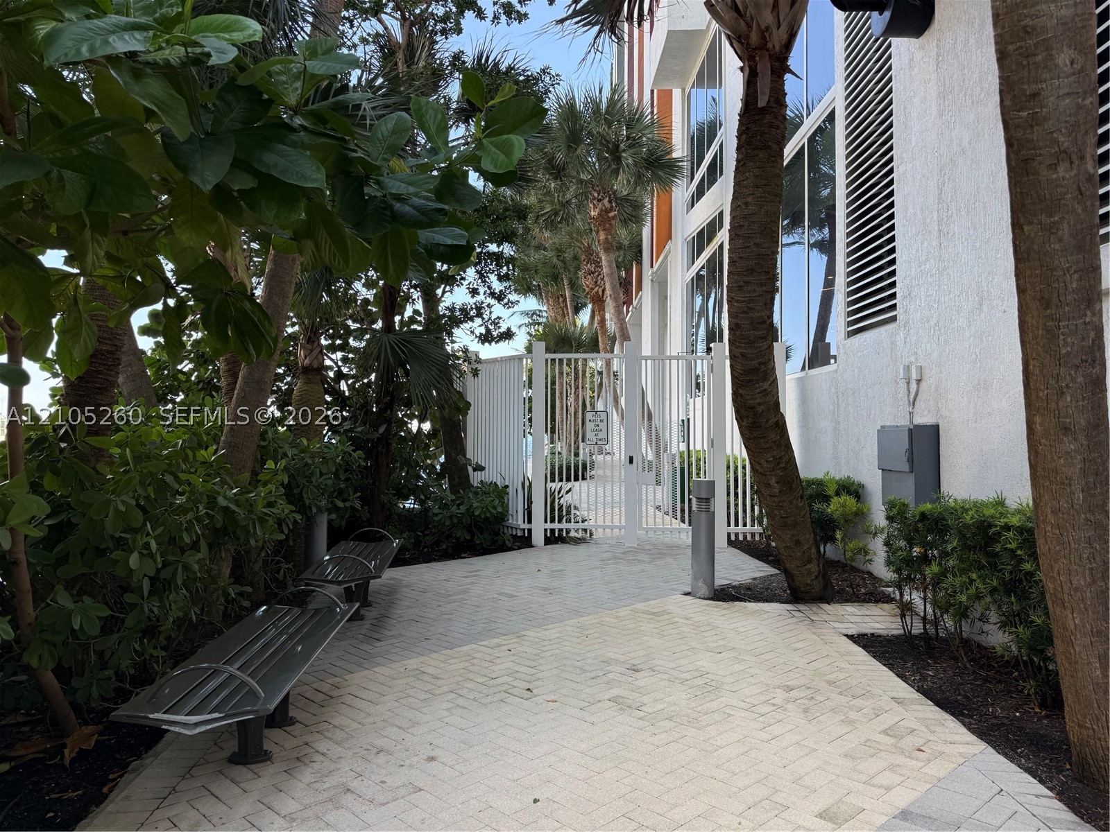 image The Crimson Condo29