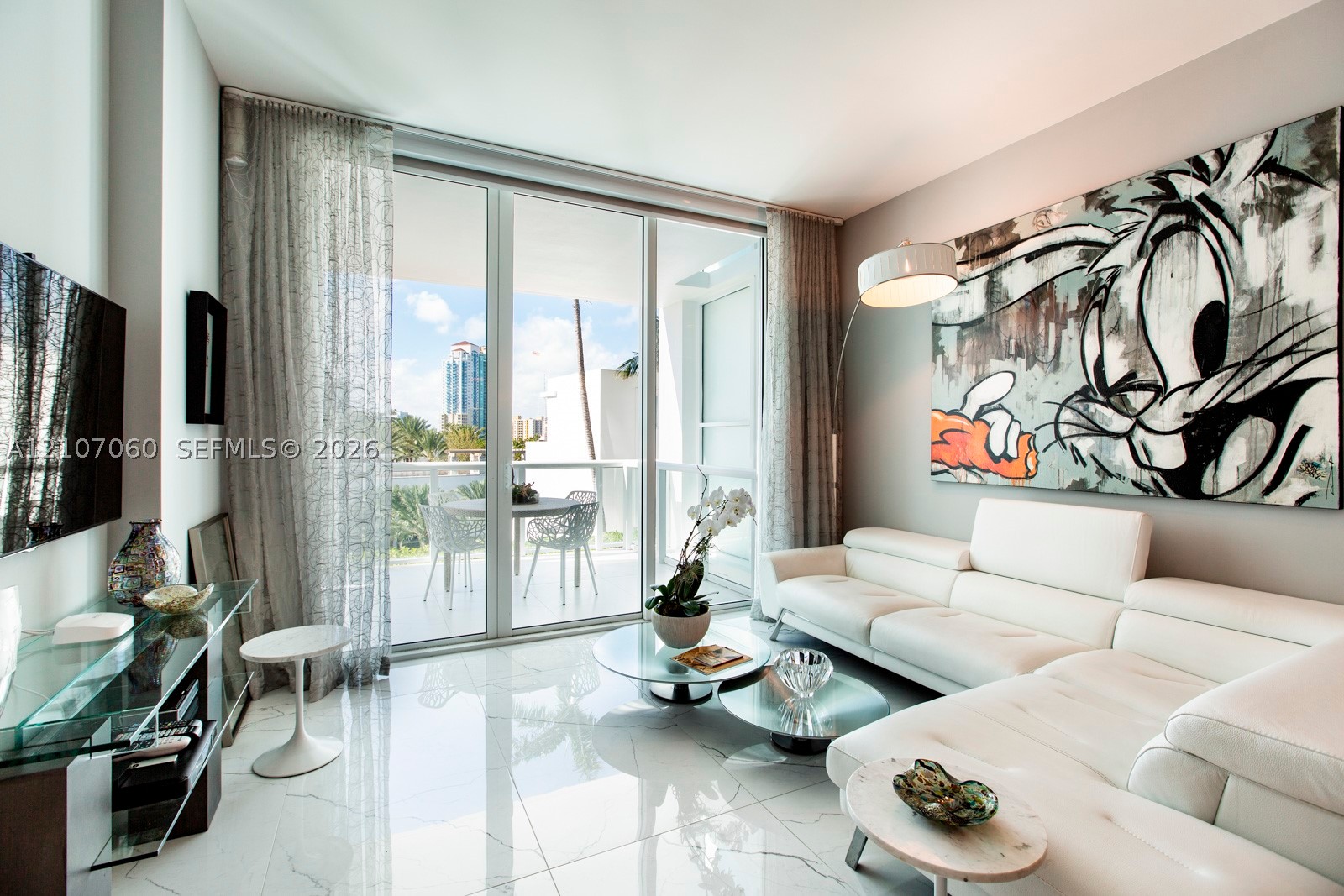 image Continuum South Beach North Tower0