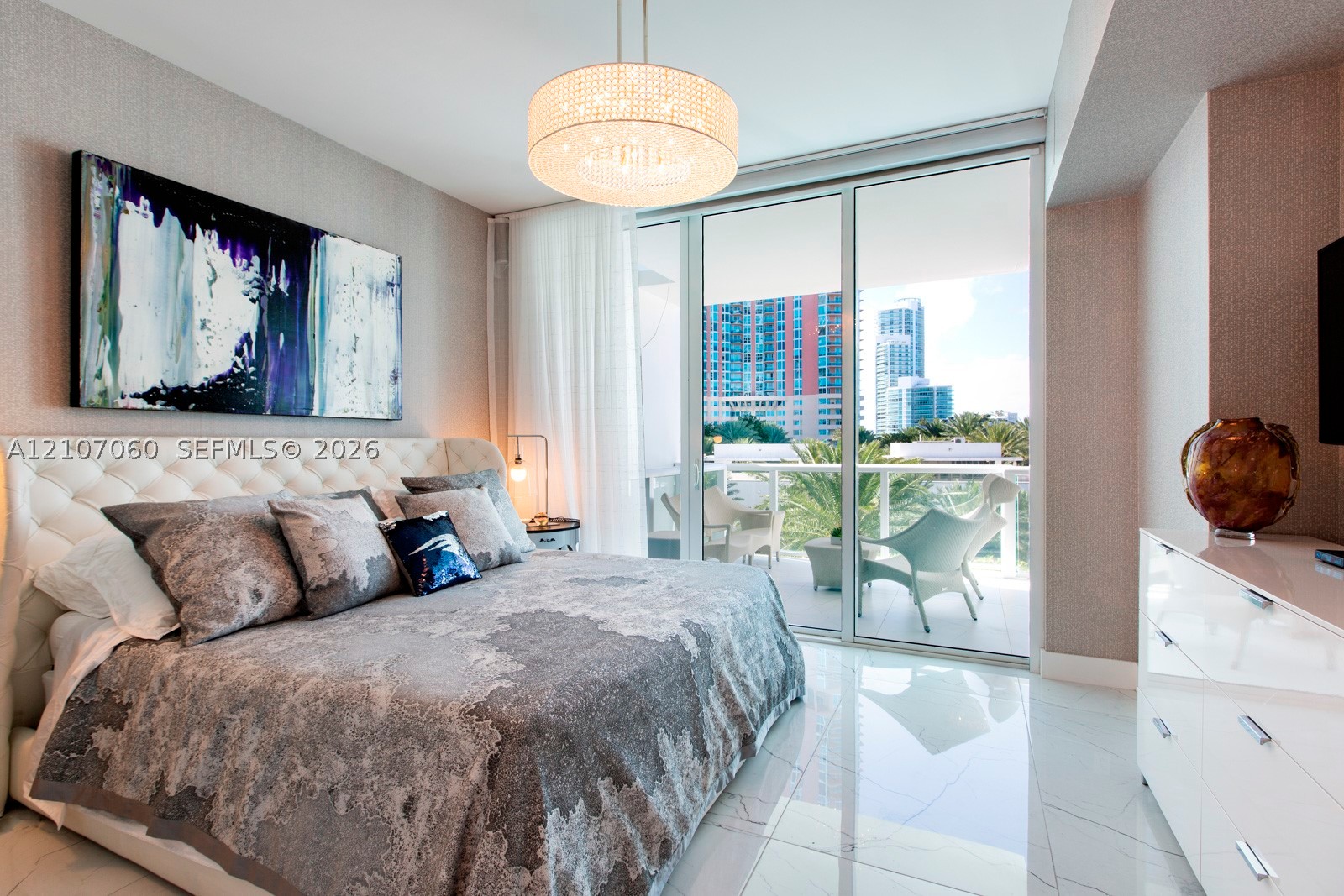 image Continuum South Beach North Tower8