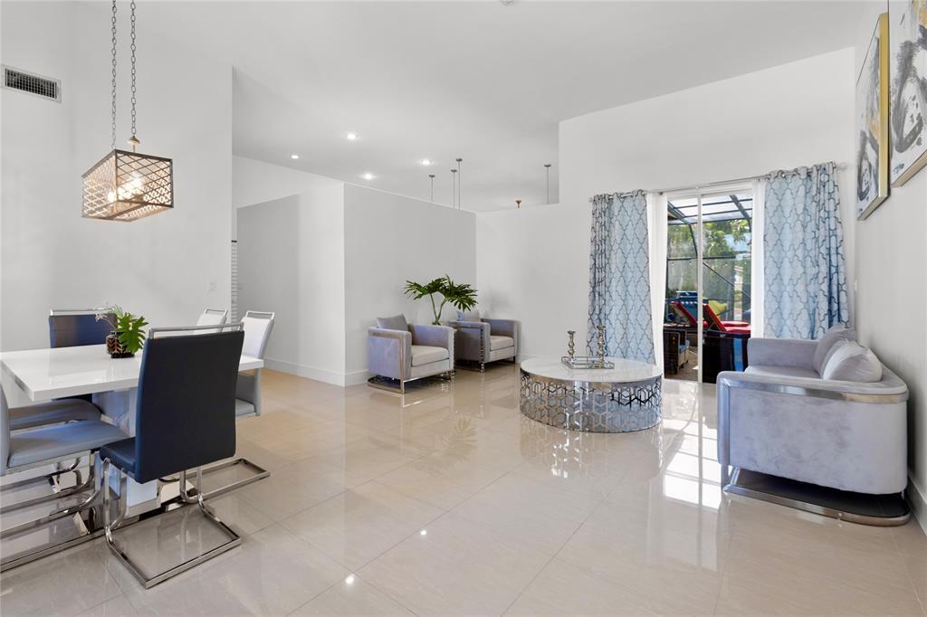 11841 NW 2nd Coral Springs, FL 33071