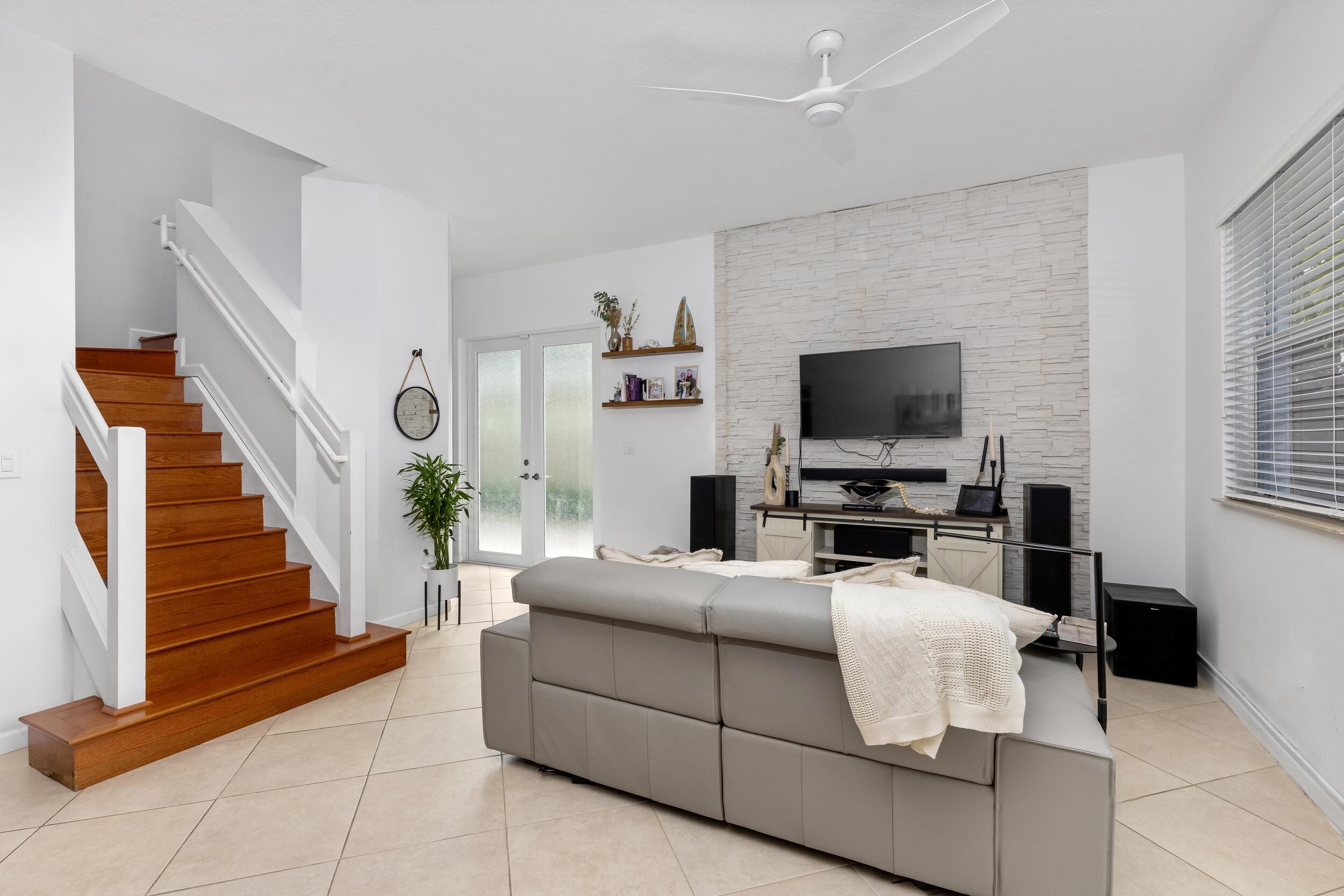 1222 NE 18th #1 Fort Lauderdale, FL 33304