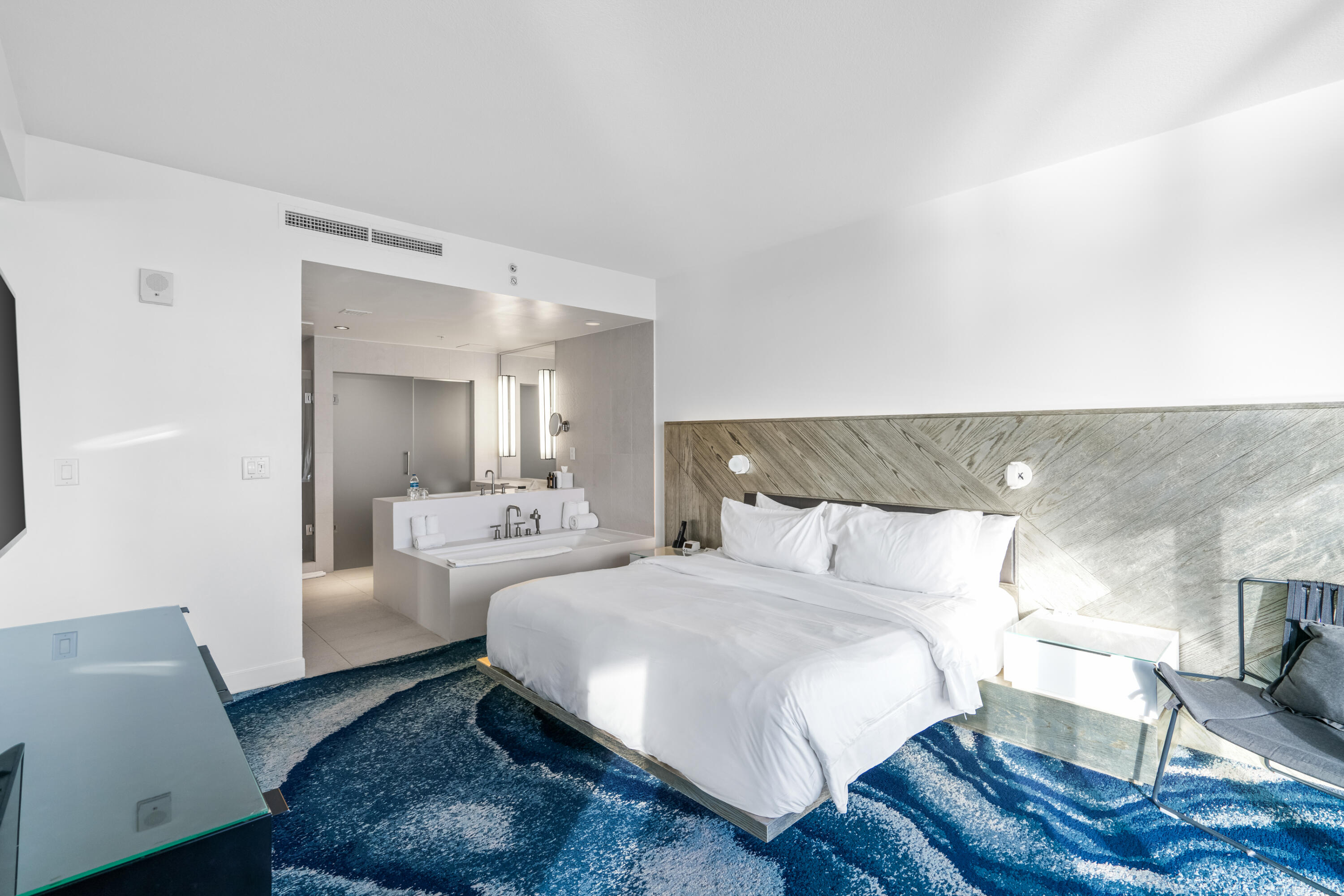 3101 Bayshore #2105 Fort Lauderdale, FL 33304