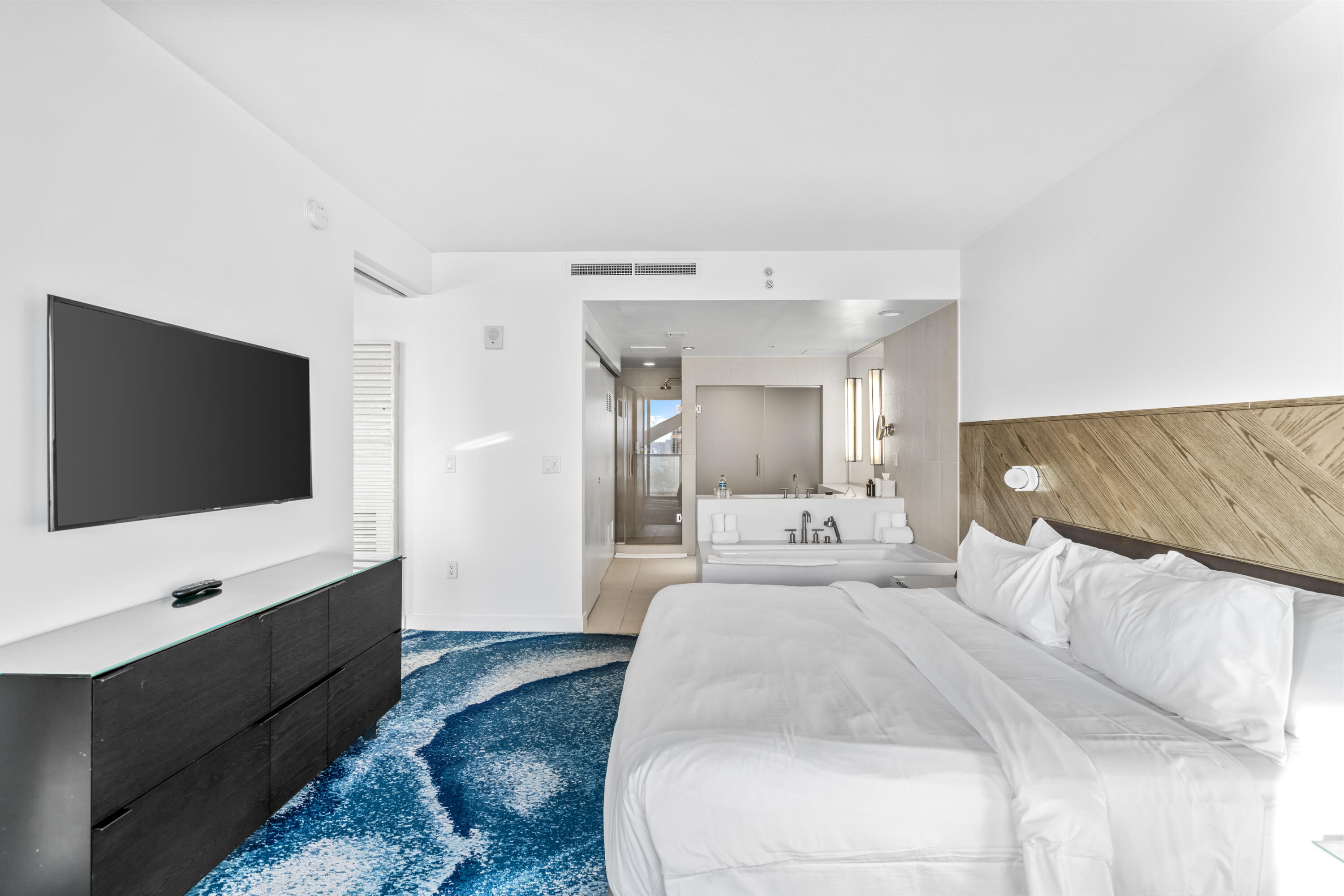 3101 Bayshore #2105 Fort Lauderdale, FL 33304