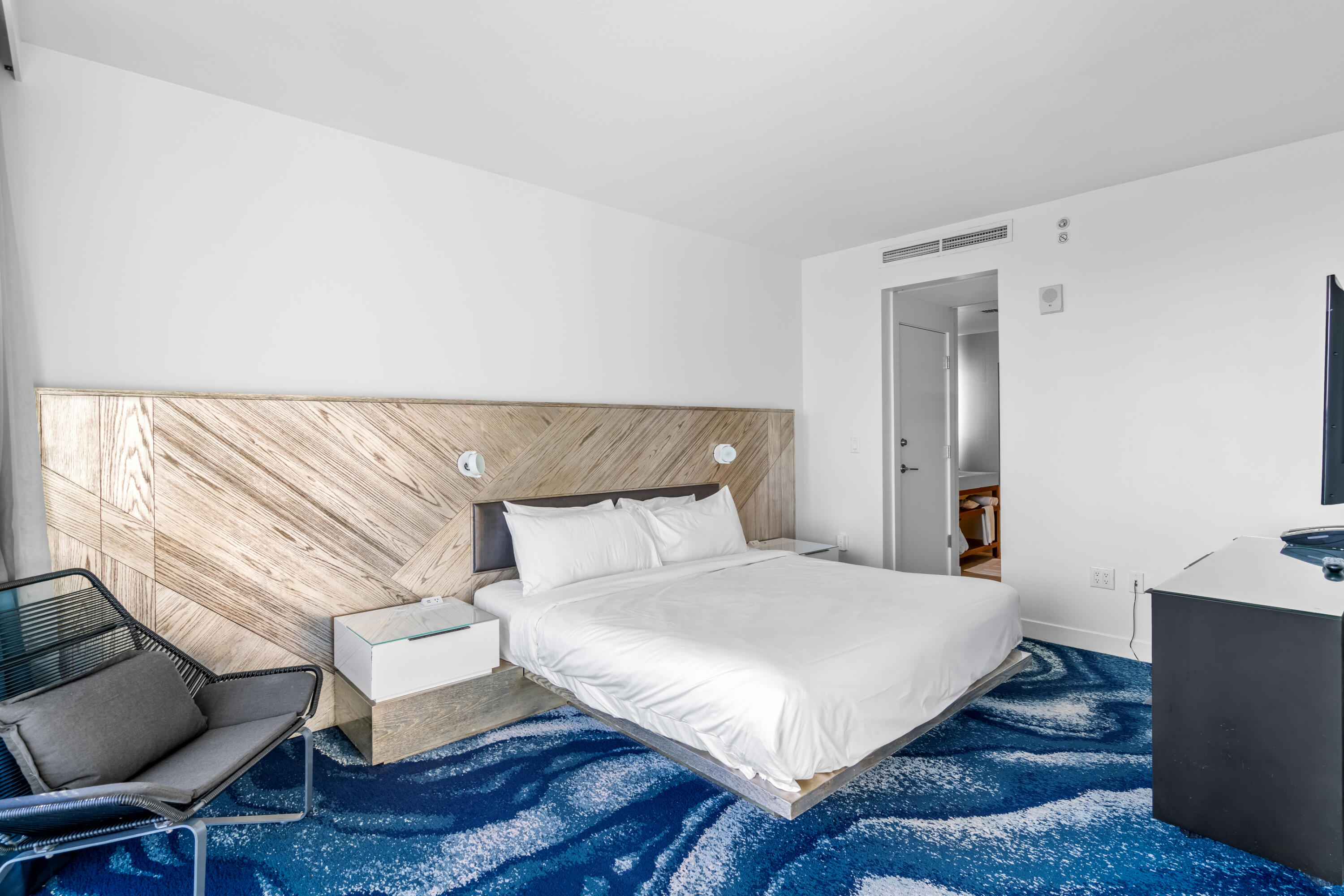 3101 Bayshore #2105 Fort Lauderdale, FL 33304