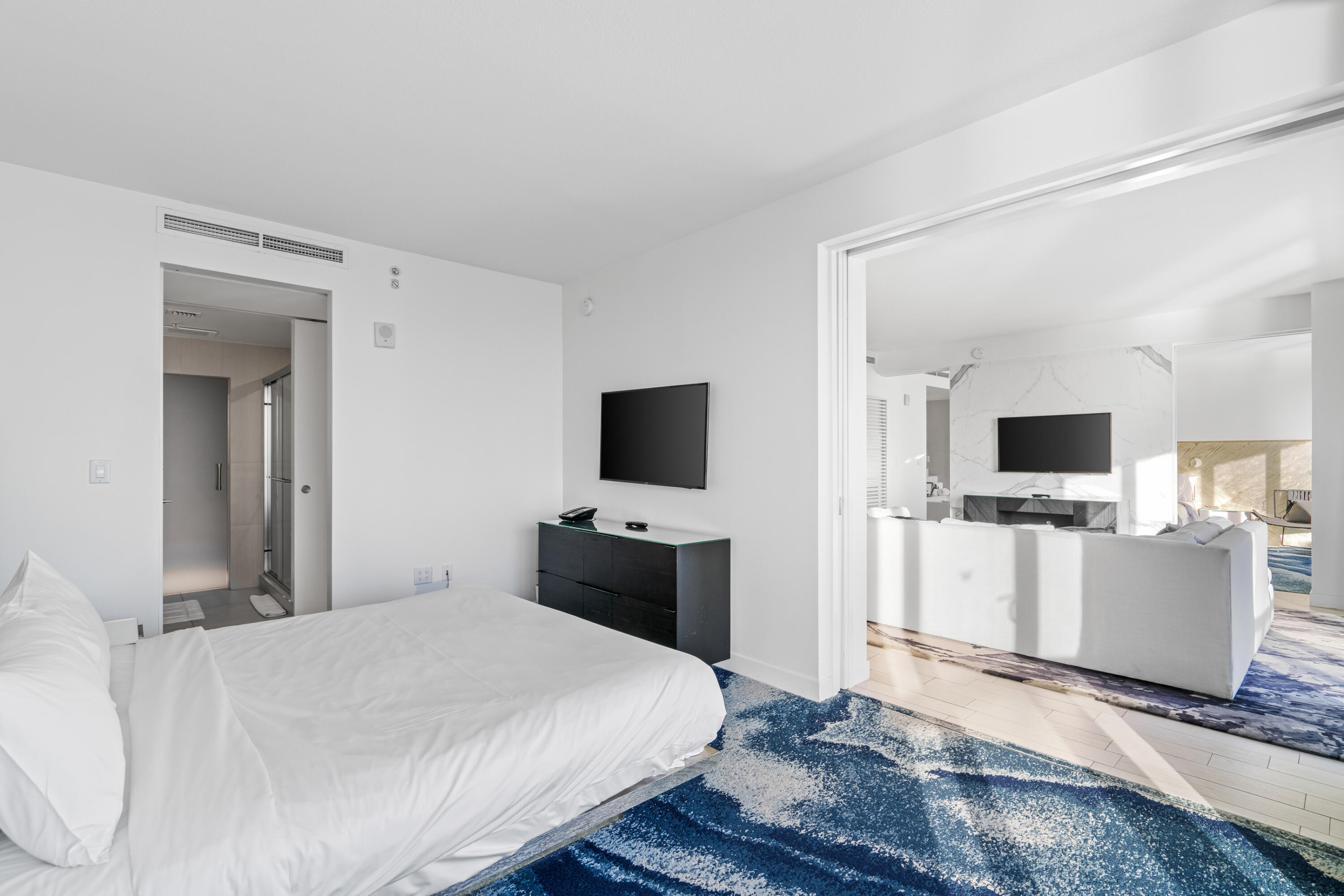 3101 Bayshore #2105 Fort Lauderdale, FL 33304