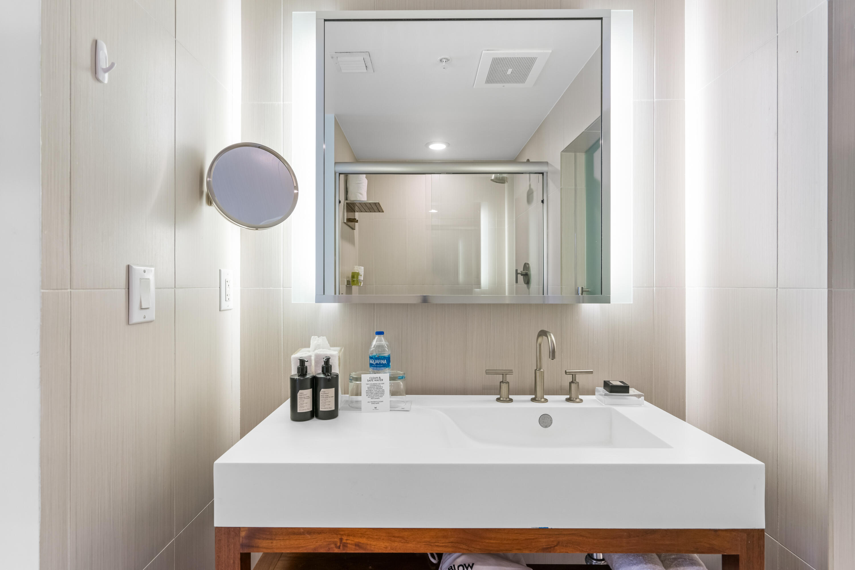 3101 Bayshore #2105 Fort Lauderdale, FL 33304