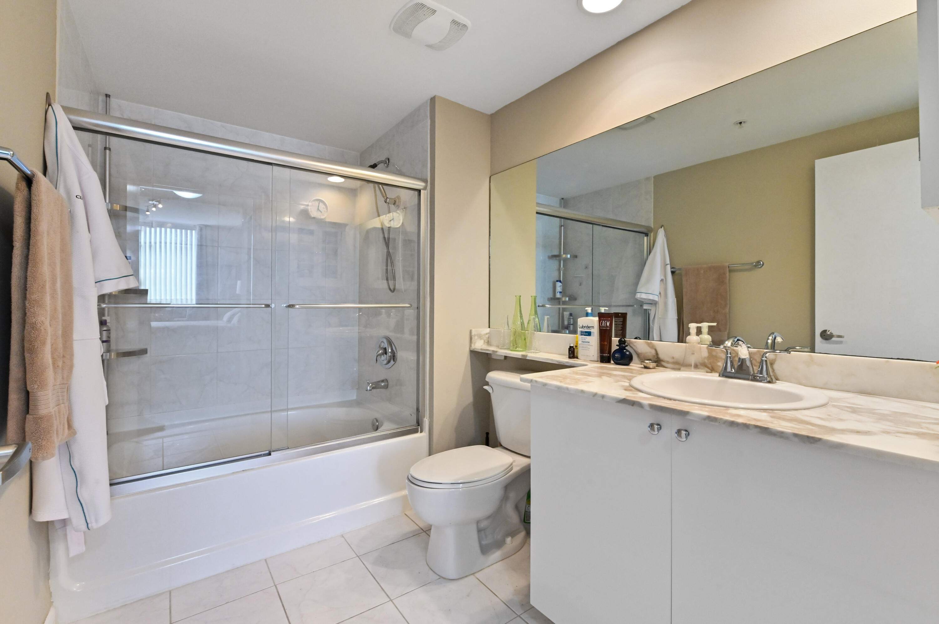 image The Venture at Aventura23