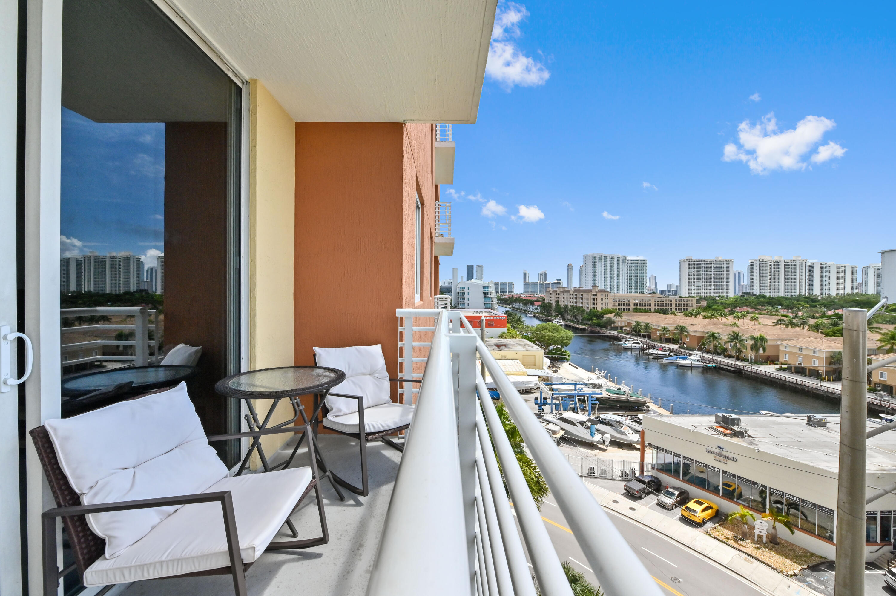 image The Venture at Aventura26
