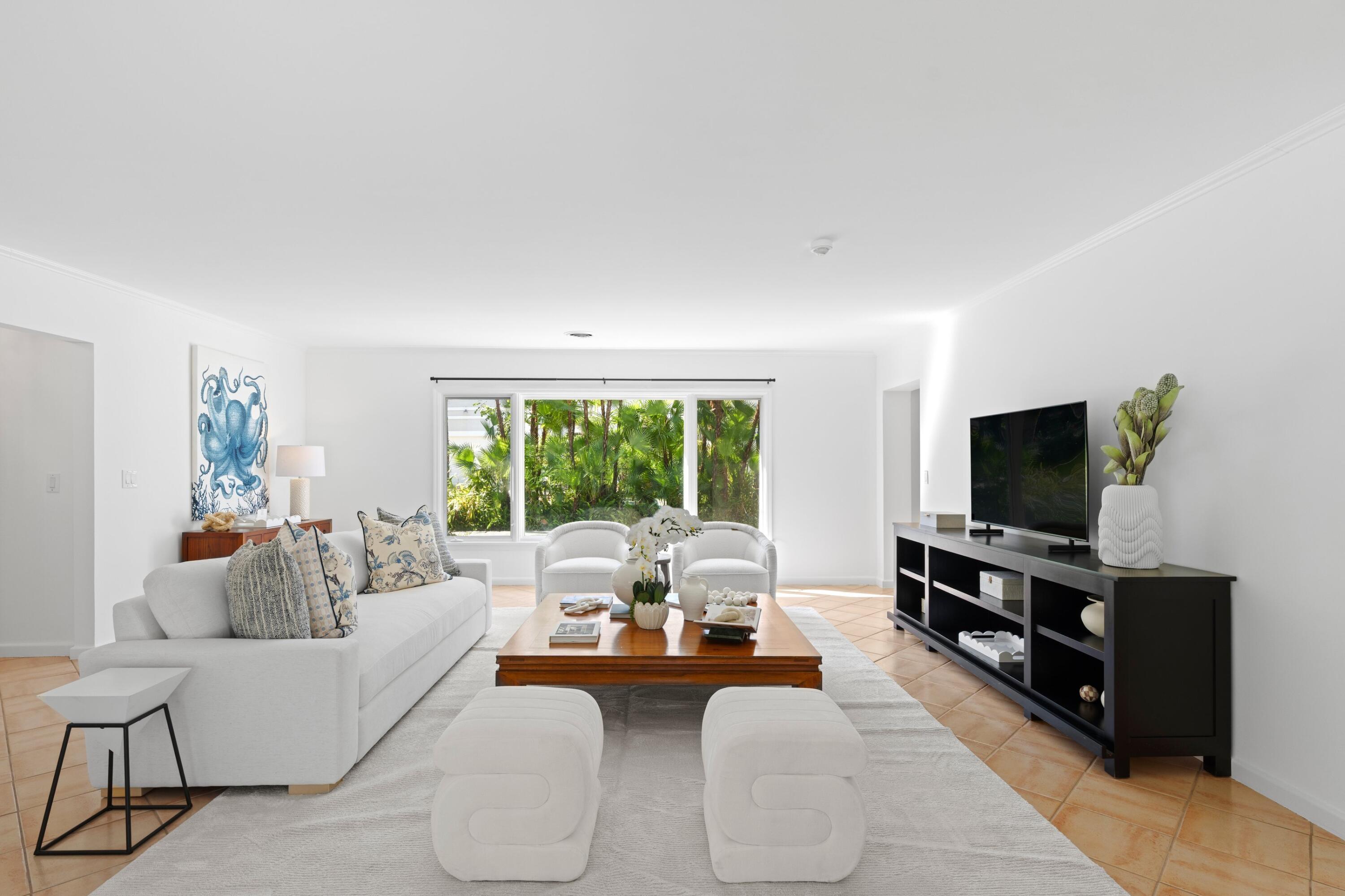 257 Fairview Palm Beach, FL 33480