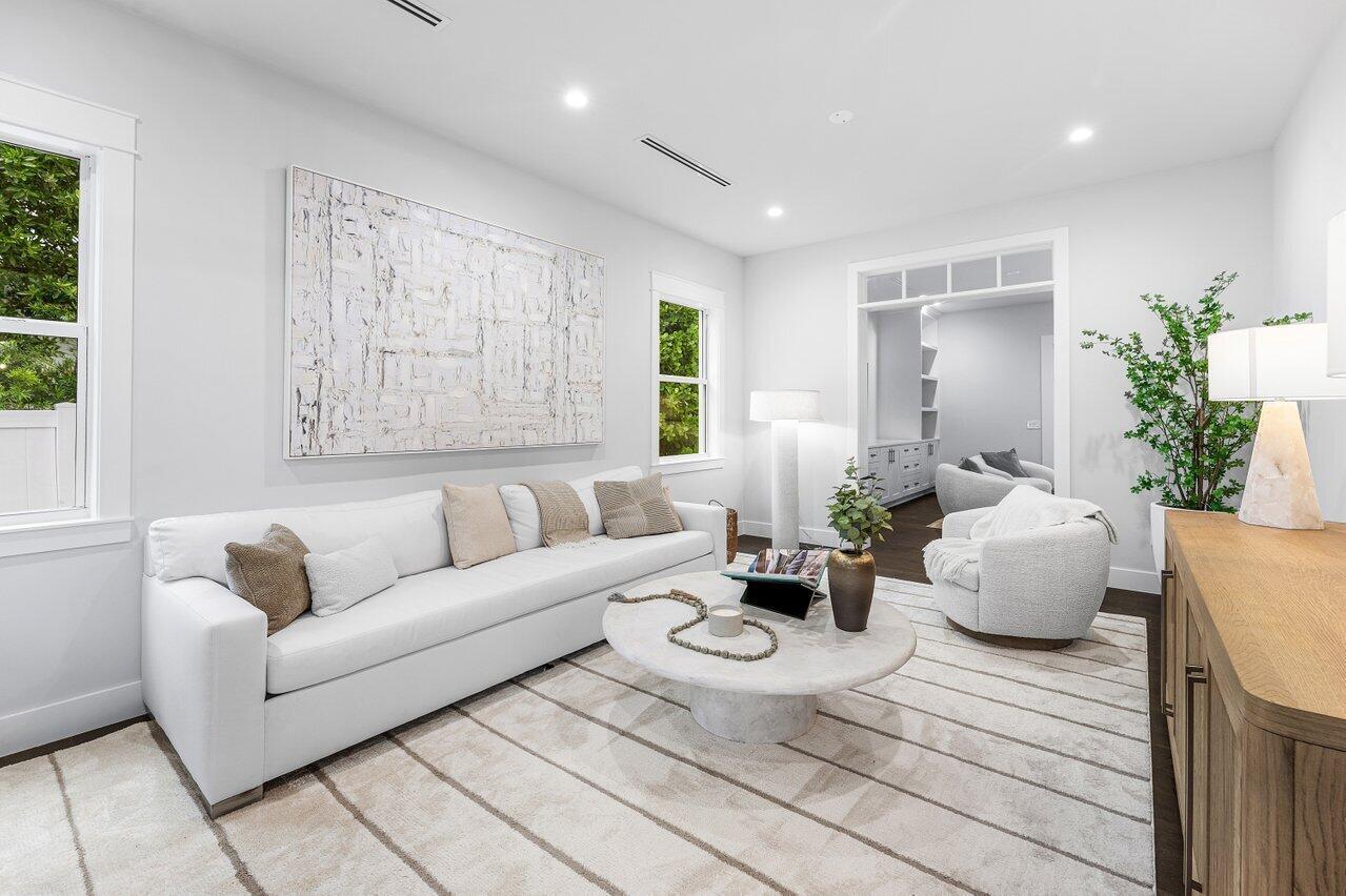 11823 Lake Shr North Palm Beach, FL 33408