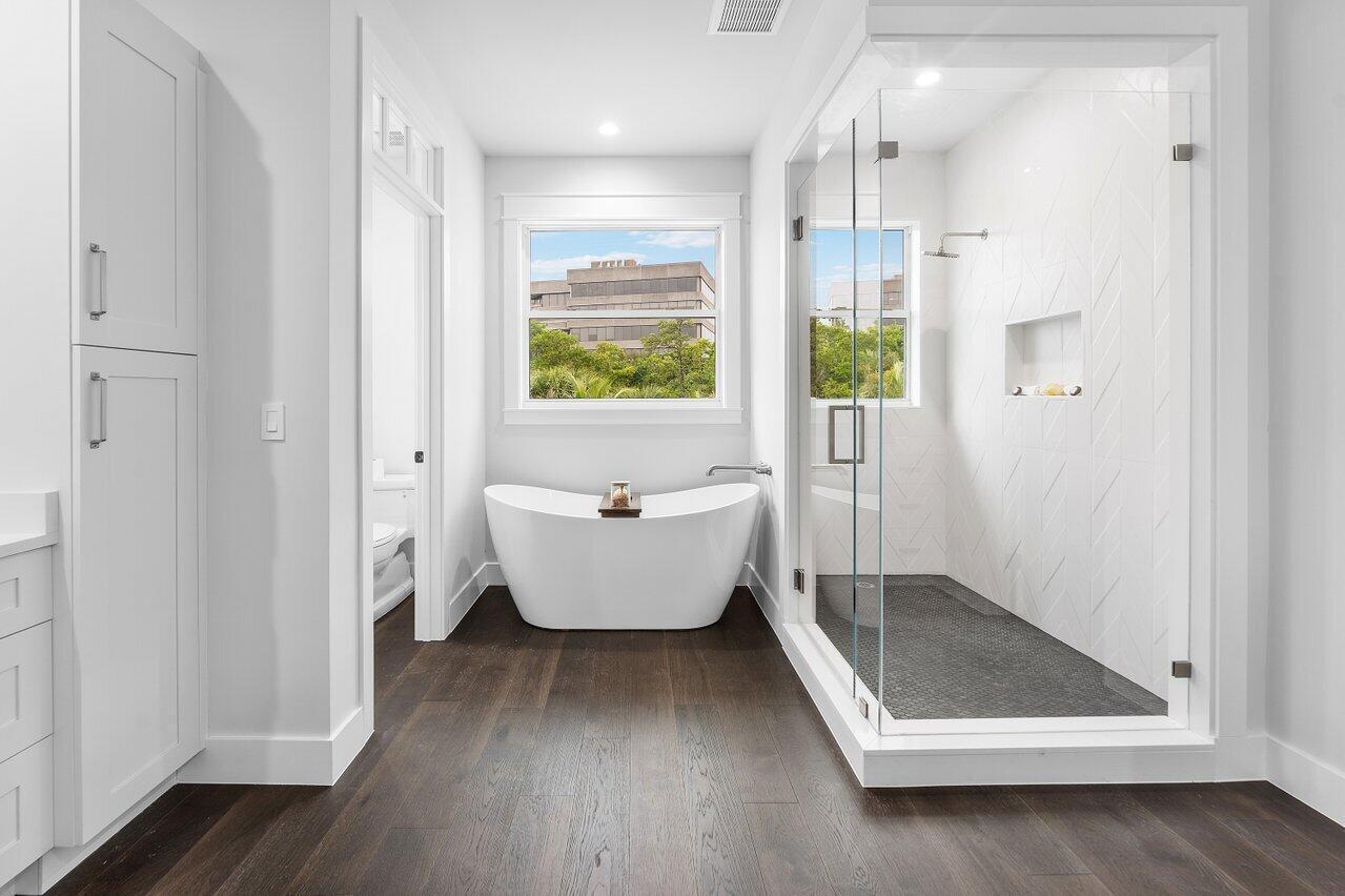 11823 Lake Shr North Palm Beach, FL 33408