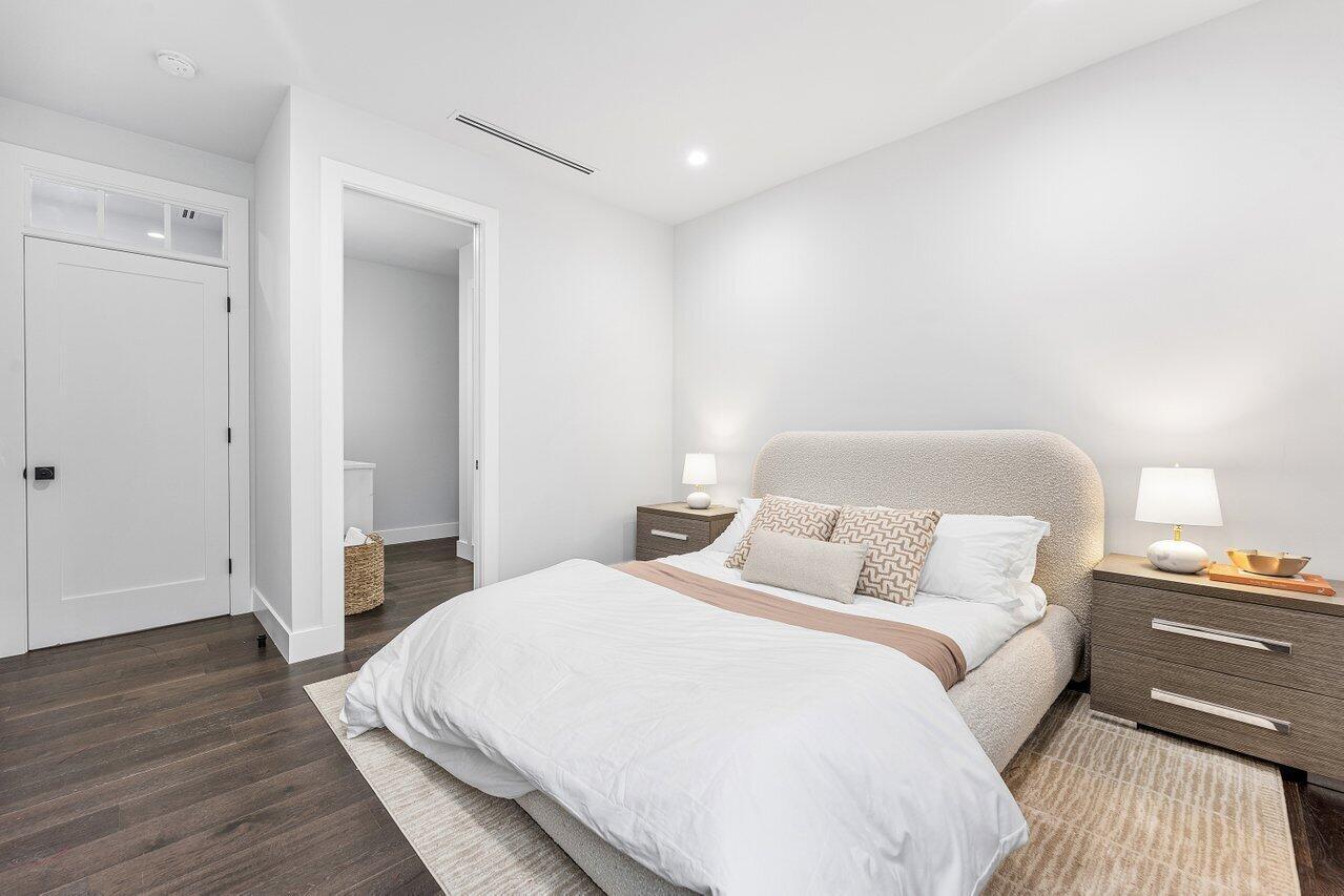 11823 Lake Shr North Palm Beach, FL 33408