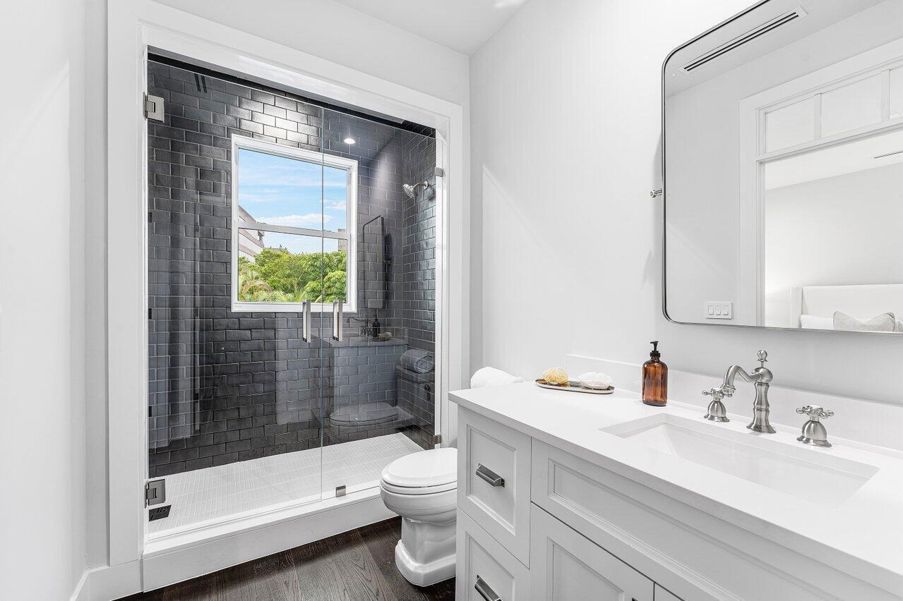 11823 Lake Shr North Palm Beach, FL 33408