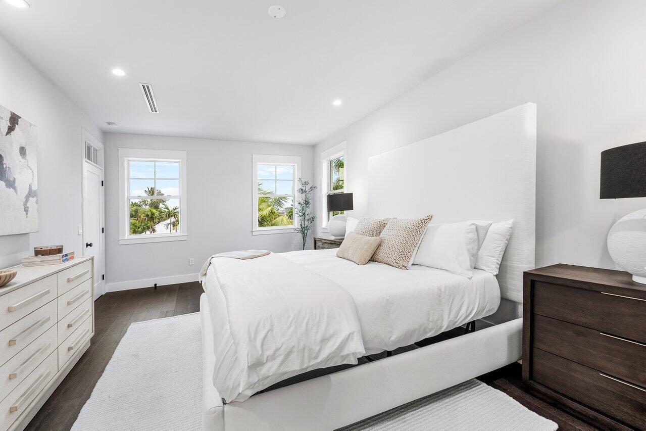 11823 Lake Shr North Palm Beach, FL 33408