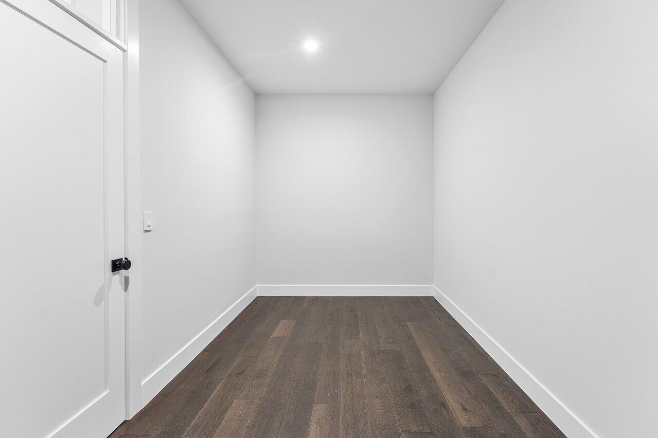 11823 Lake Shr North Palm Beach, FL 33408