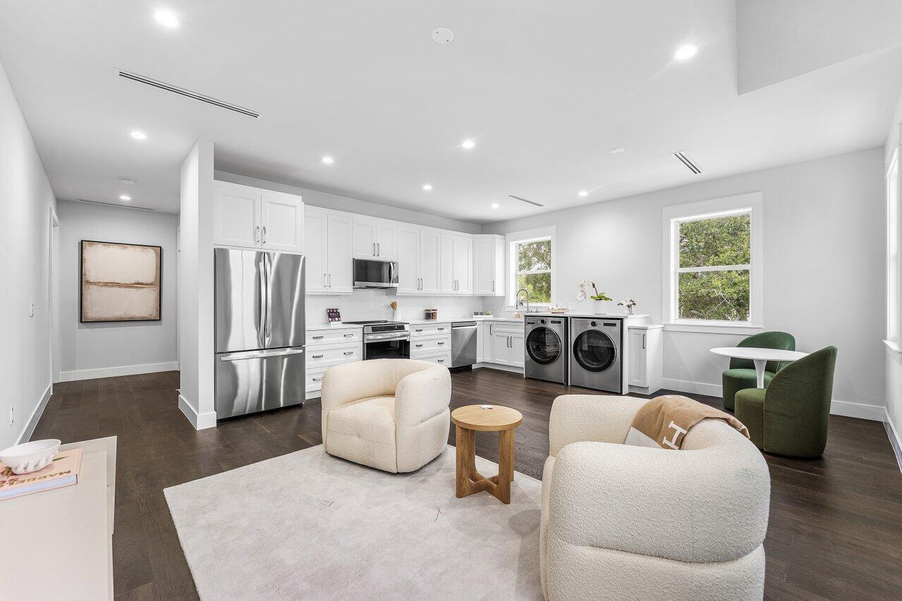 11823 Lake Shr North Palm Beach, FL 33408