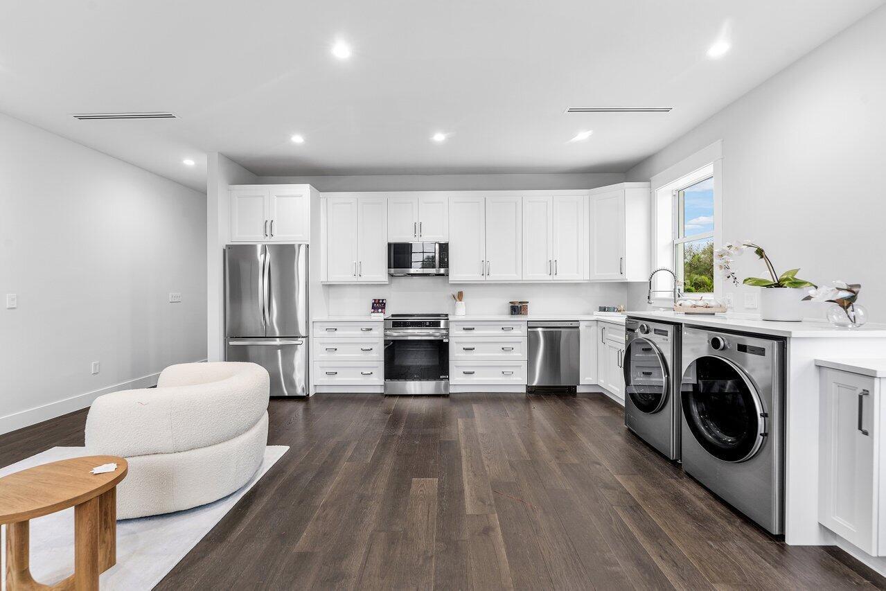 11823 Lake Shr North Palm Beach, FL 33408