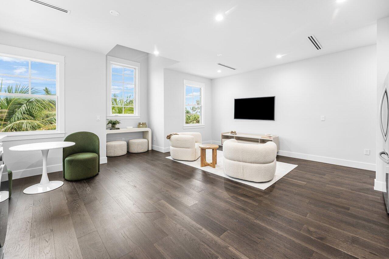 11823 Lake Shr North Palm Beach, FL 33408