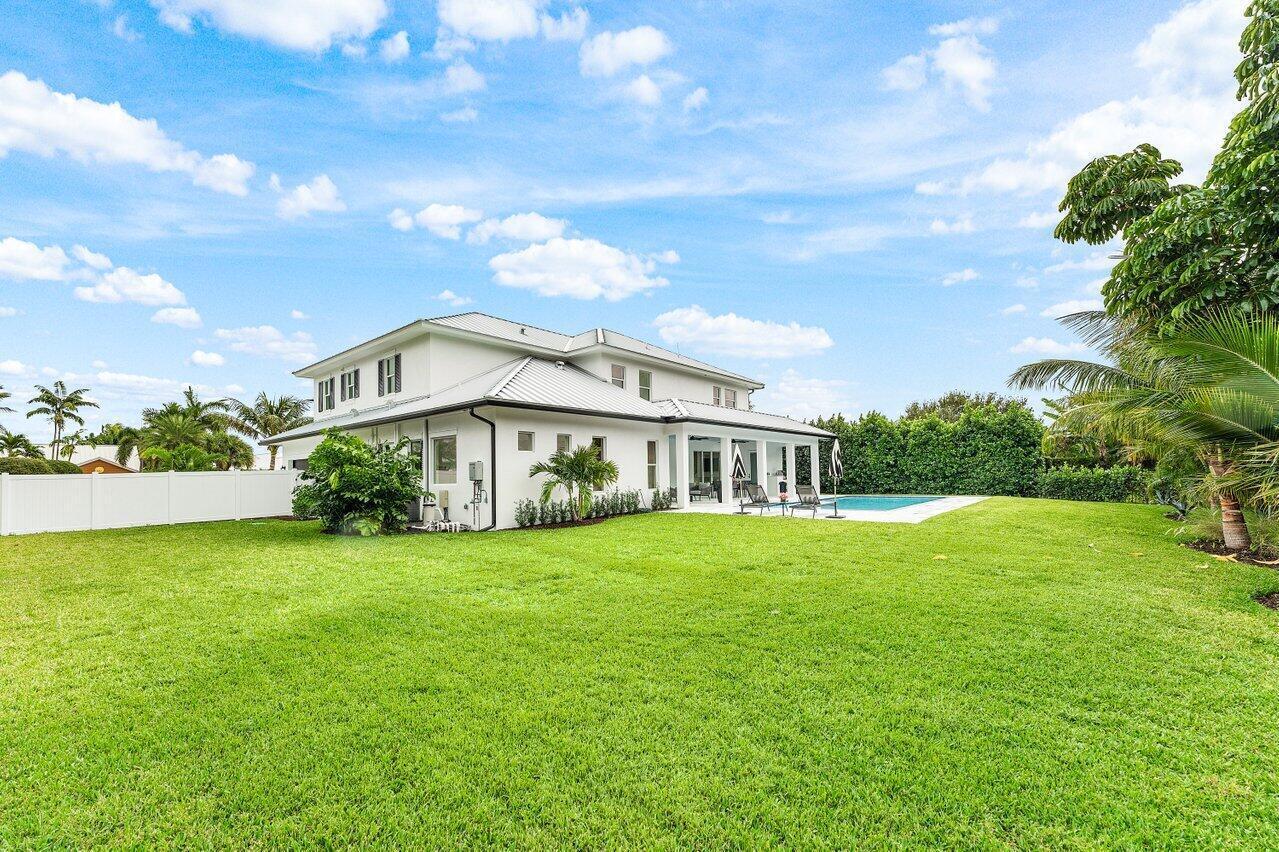 11823 Lake Shr North Palm Beach, FL 33408