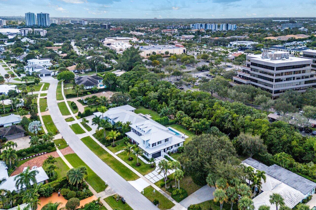 11823 Lake Shr North Palm Beach, FL 33408