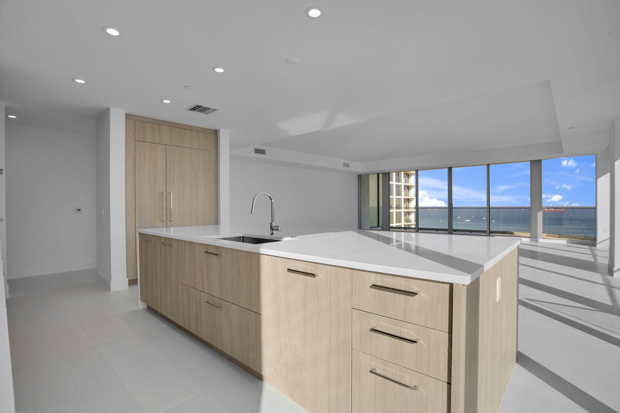 153 N Seabreeze Blvd #1602 Fort Lauderdale, FL 33304