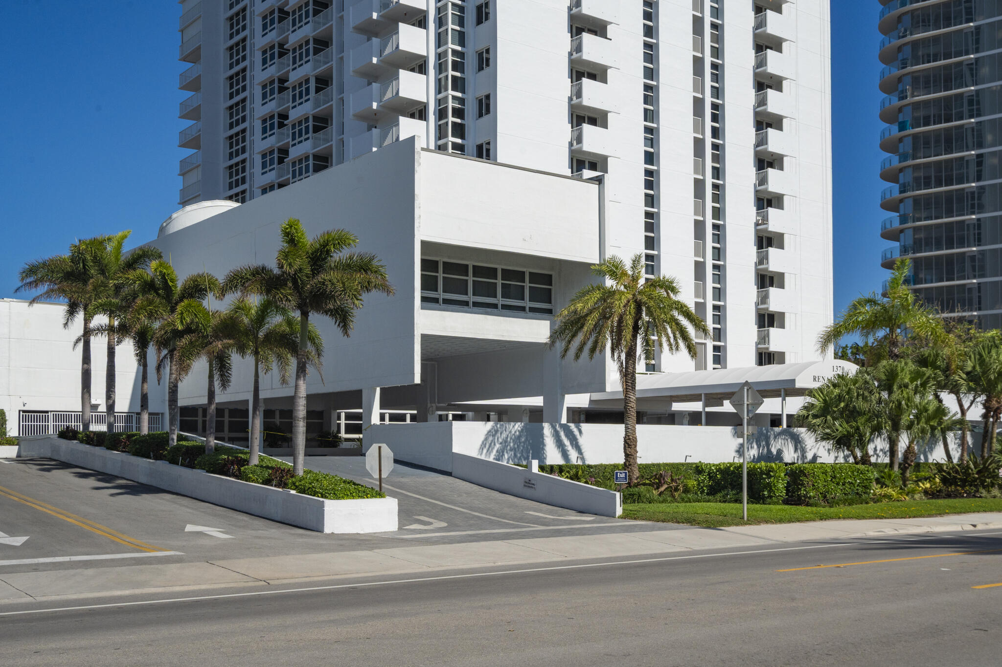 1370 S Ocean #905 Pompano Beach, FL 33062